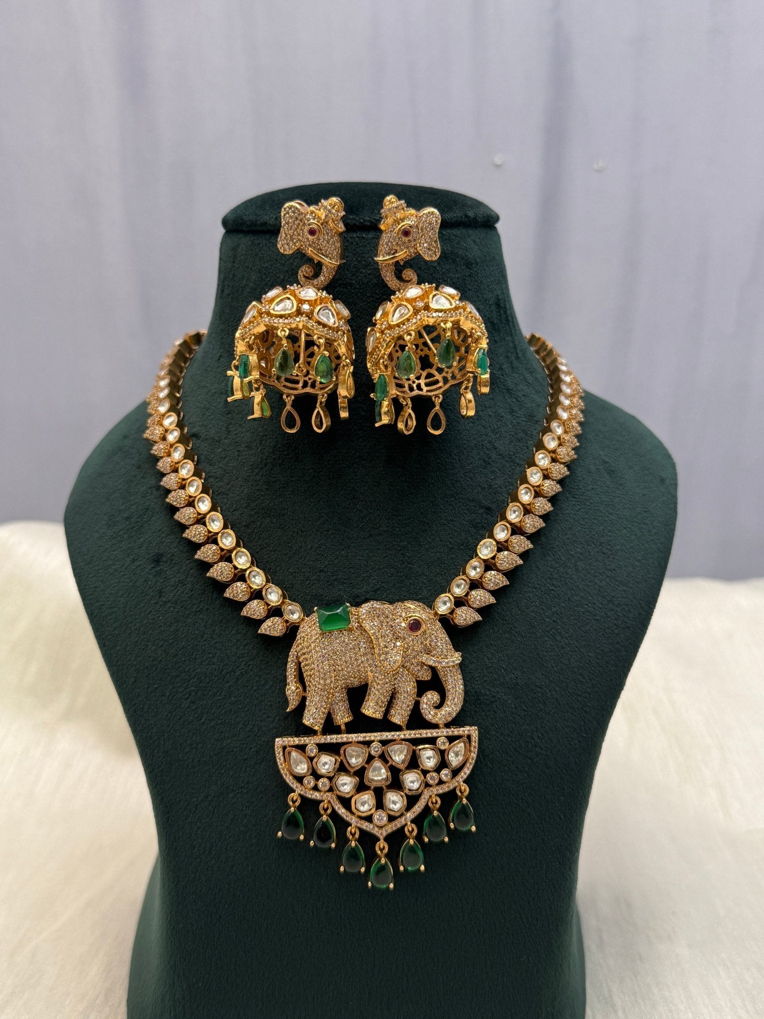 Designer Luxurious Kundan Necklace Set 1114 - Mahilas