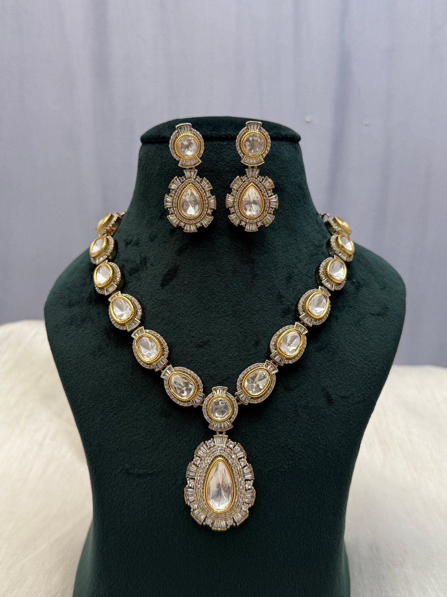 Designer Luxurious Kundan Necklace Set 1120 - Mahilas