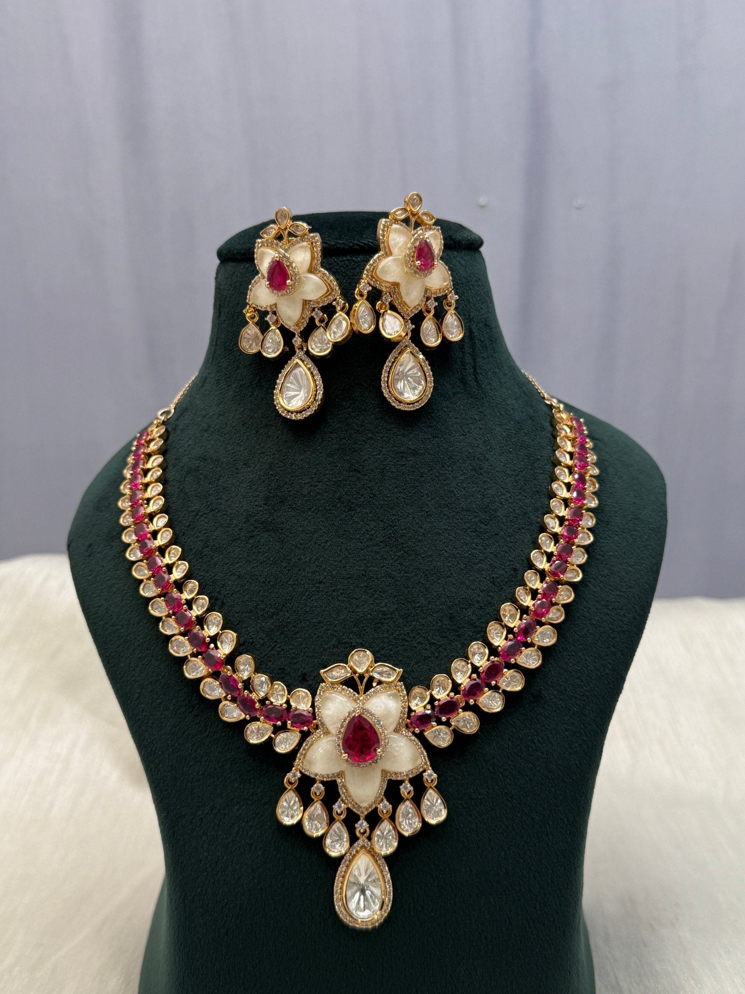 Designer Luxurious Kundan Necklace Set 1125 - Mahilas