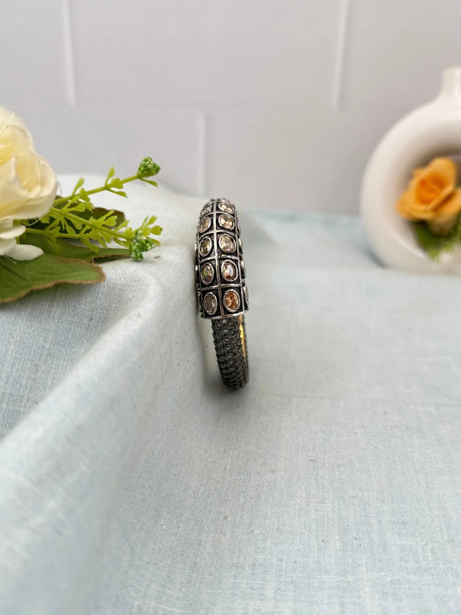 Designer Statement Stone Bracelet 7039 - Mahilas