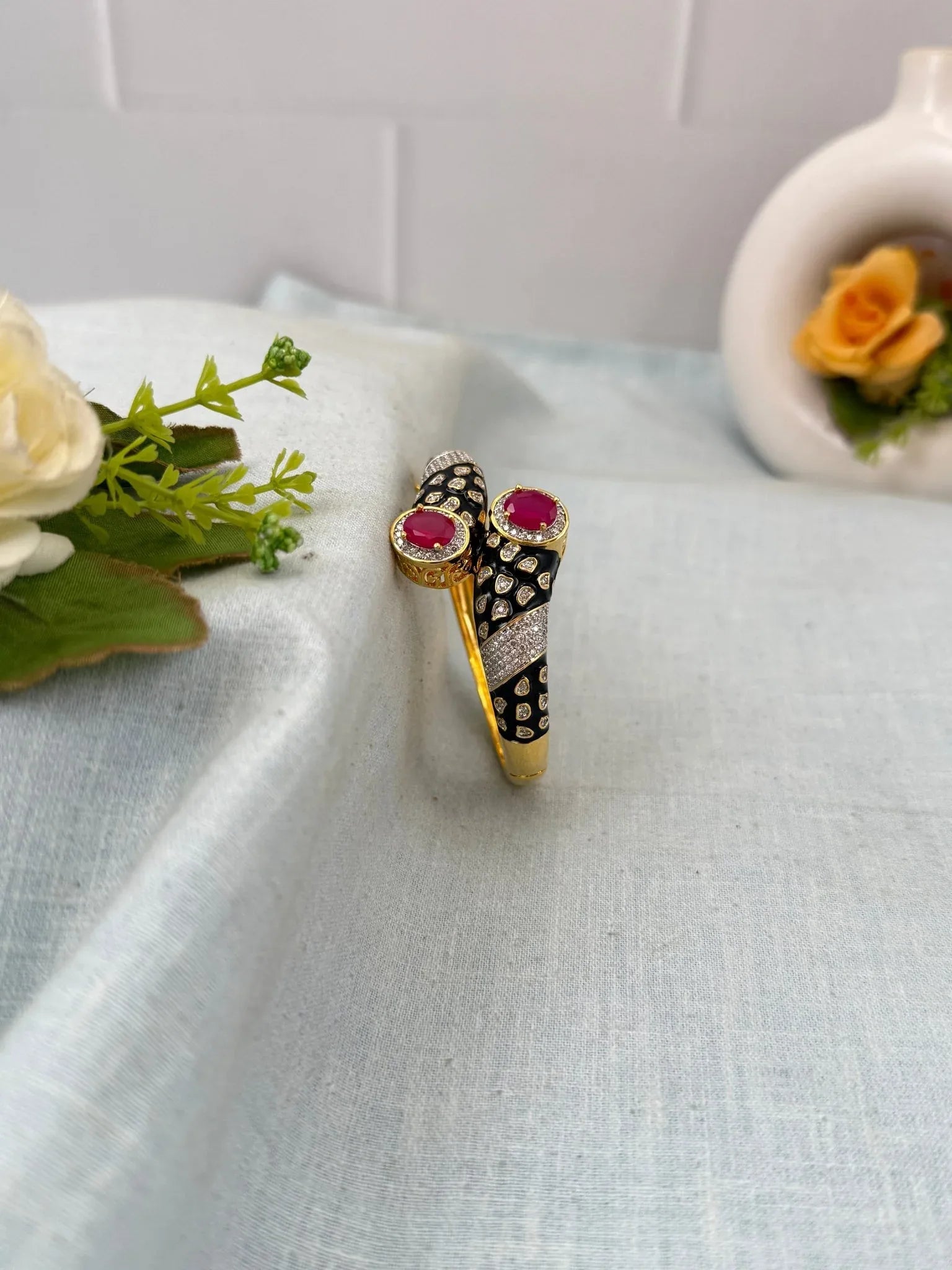 Designer Statement Stone Bracelet 7044 - Mahilas