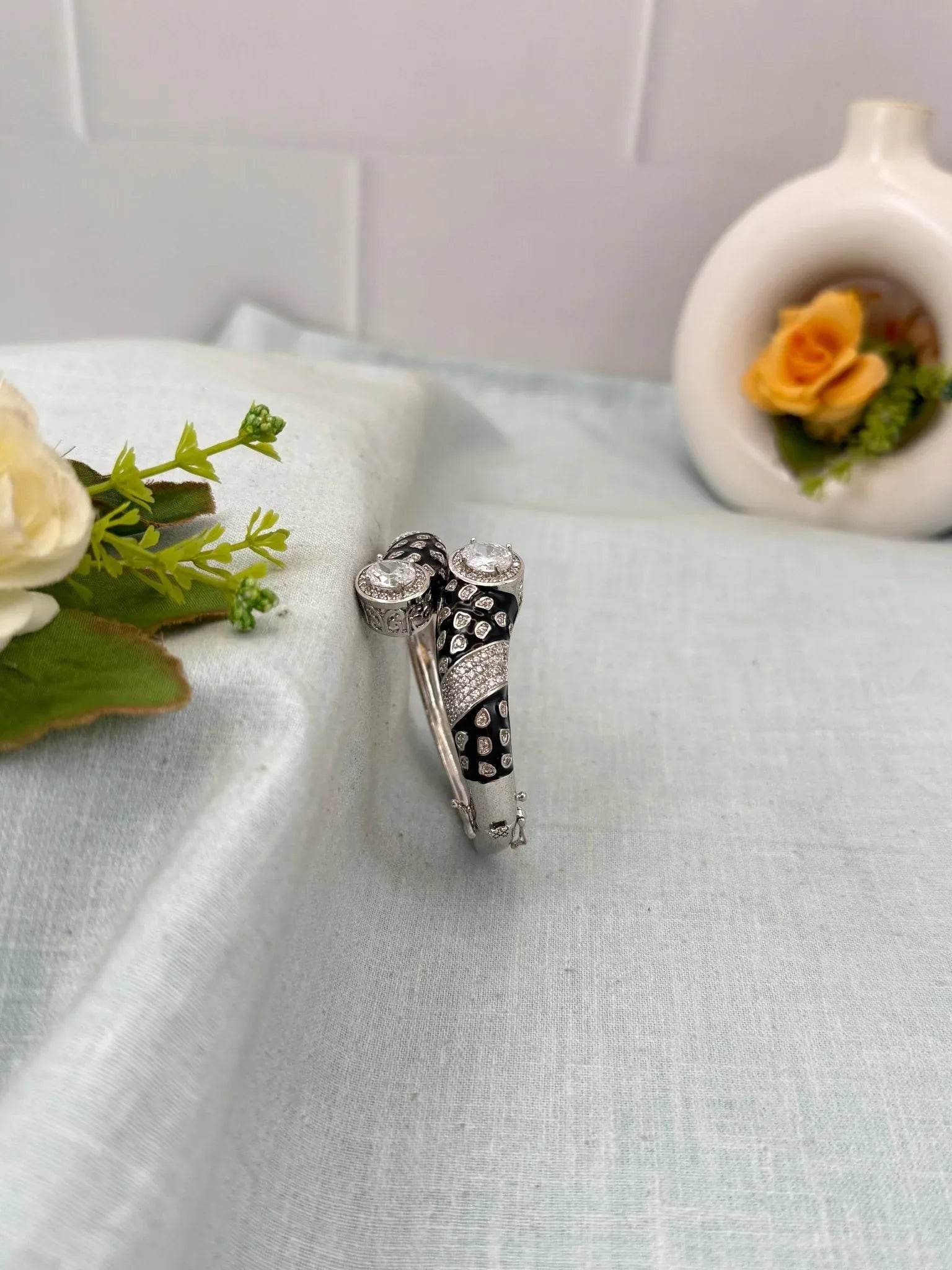 Designer Statement Stone Bracelet 7047 - Mahilas