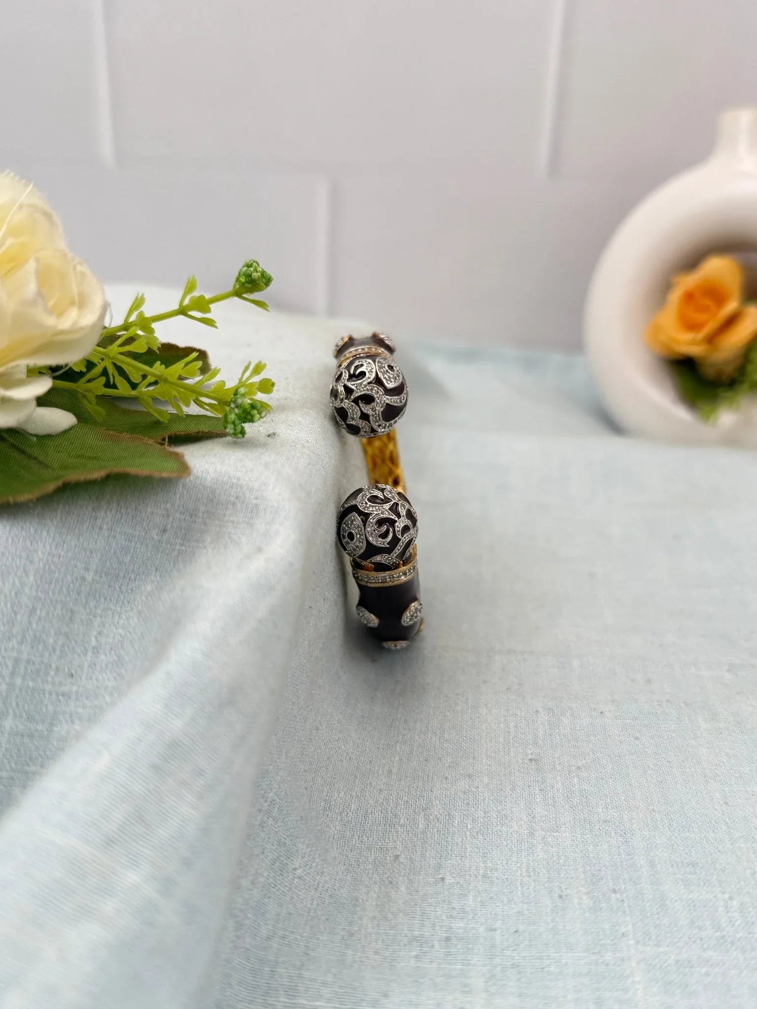 Designer Statement Stone Bracelet 7049 - Mahilas