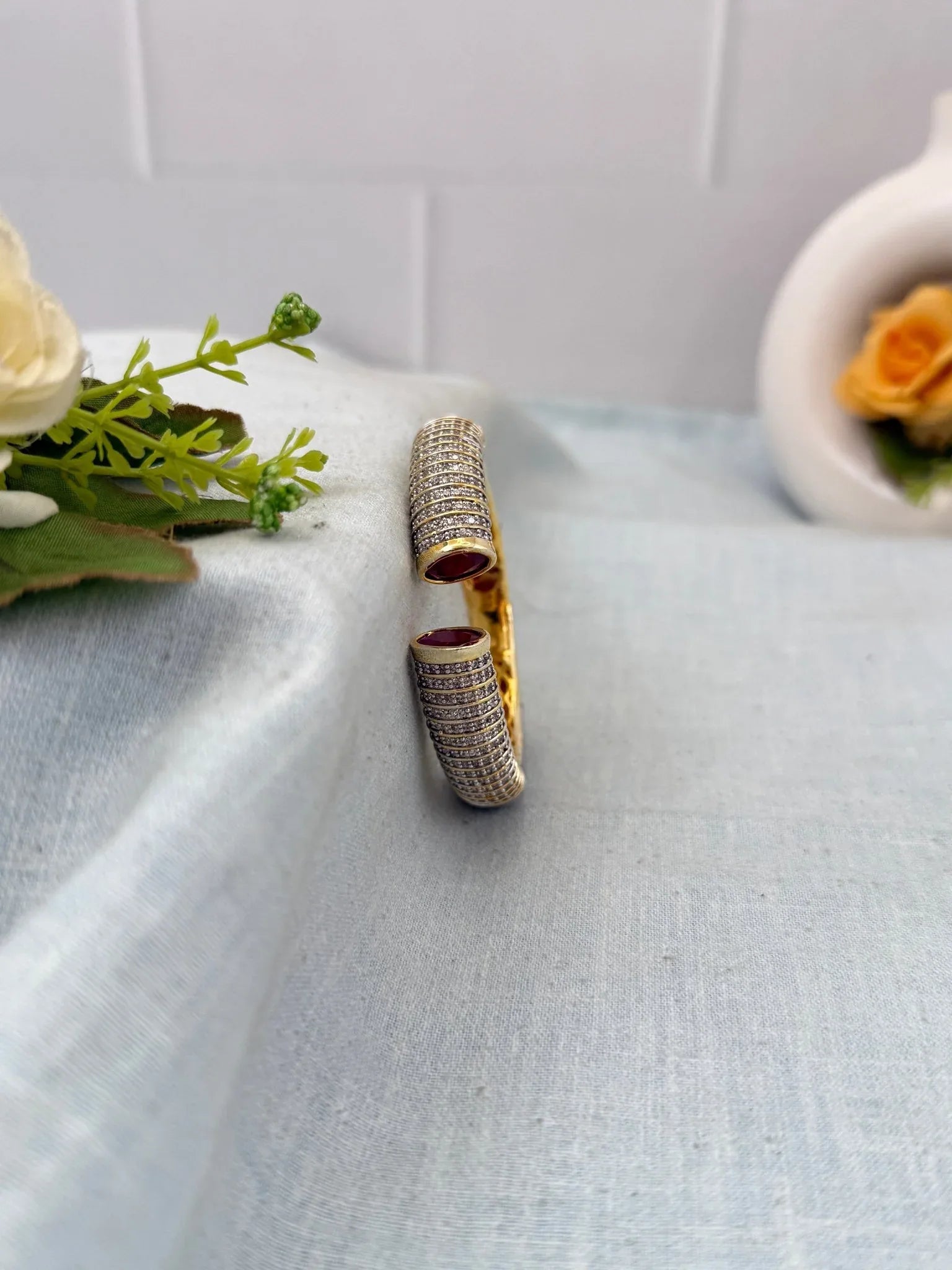 Designer Statement Stone Bracelet 7050 - Mahilas