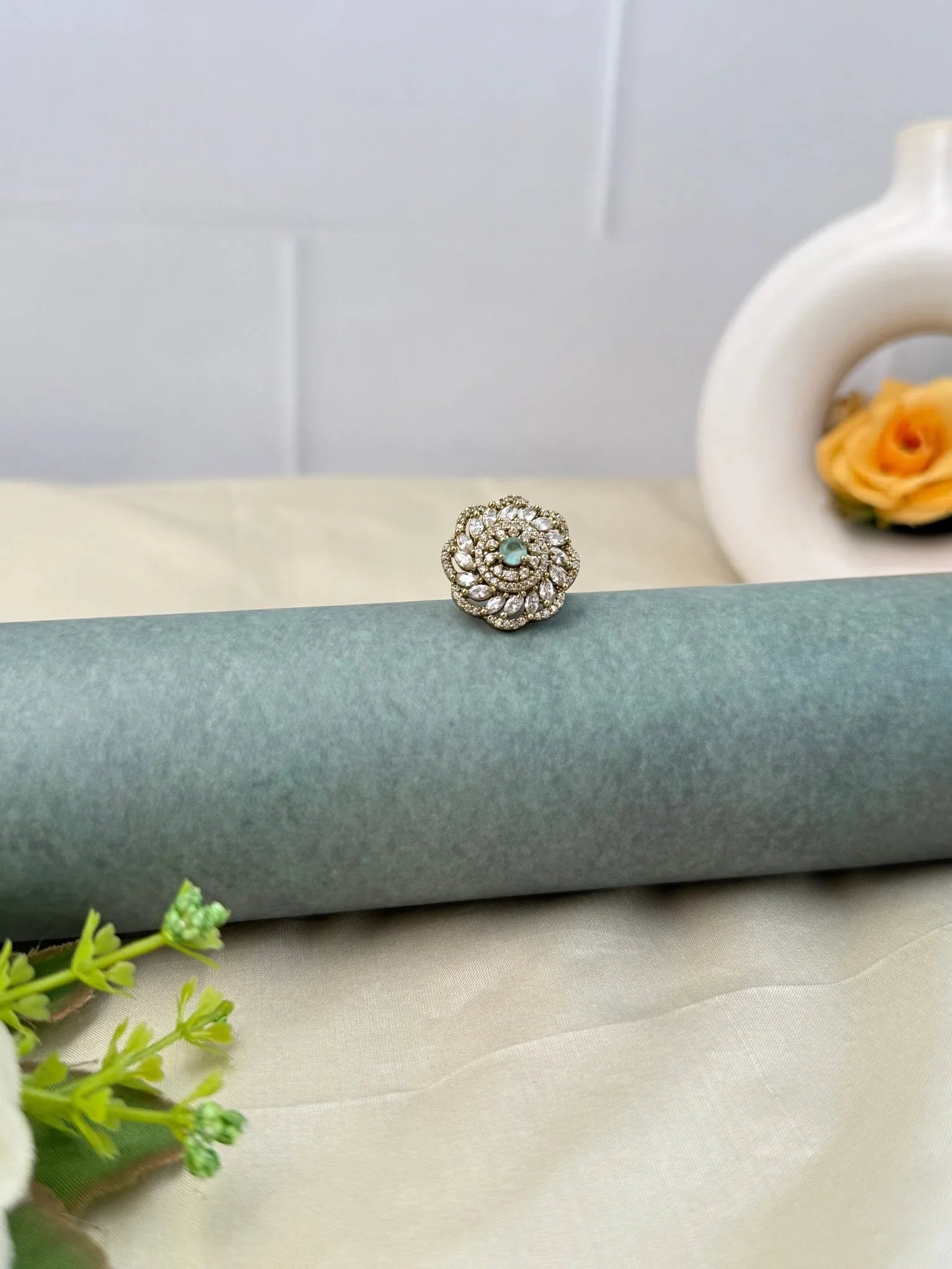 Designer Stone Finger Ring 360 - Mahilas