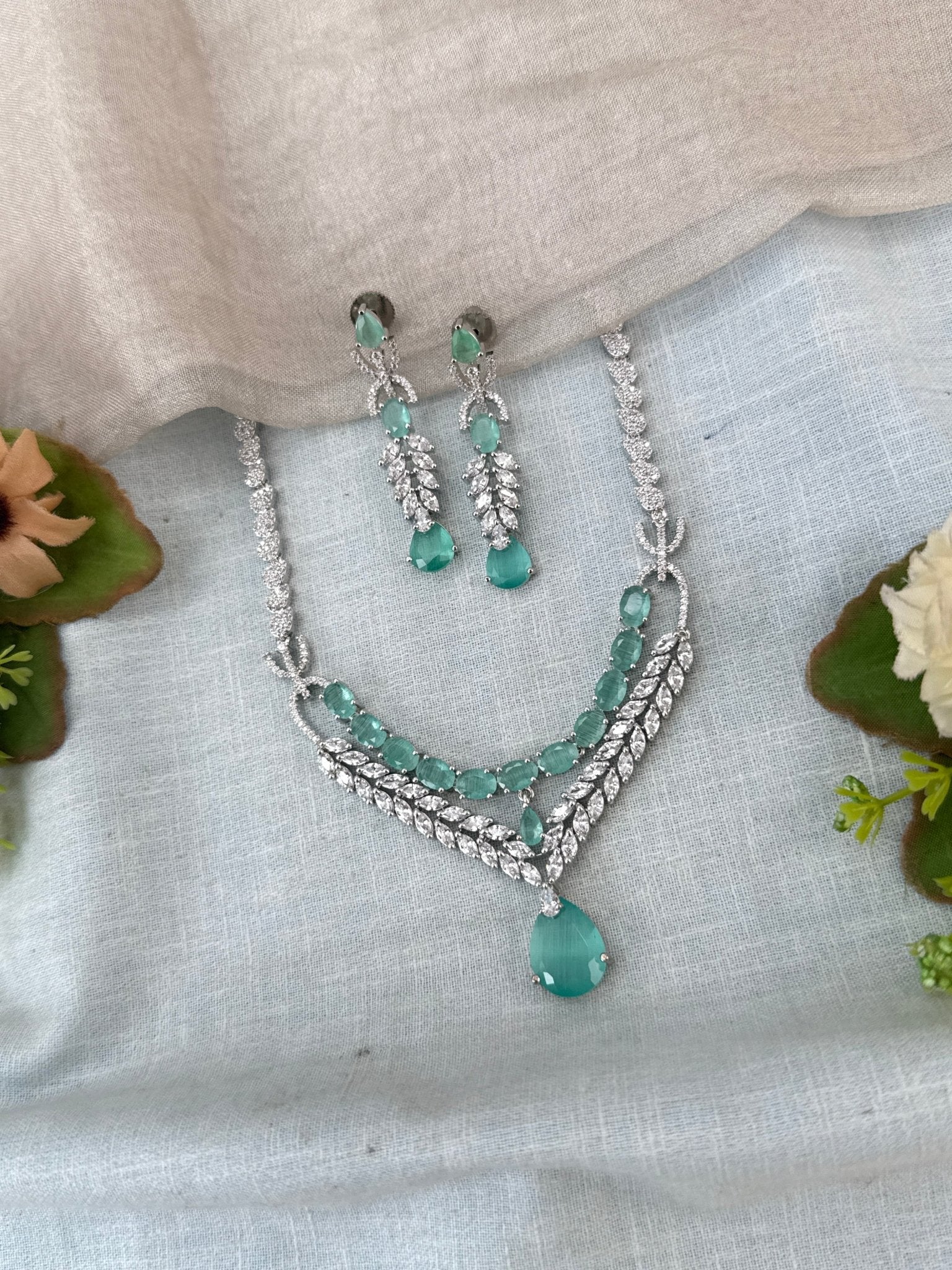 Designer Stone Short Necklace Set 815 - Mahilas