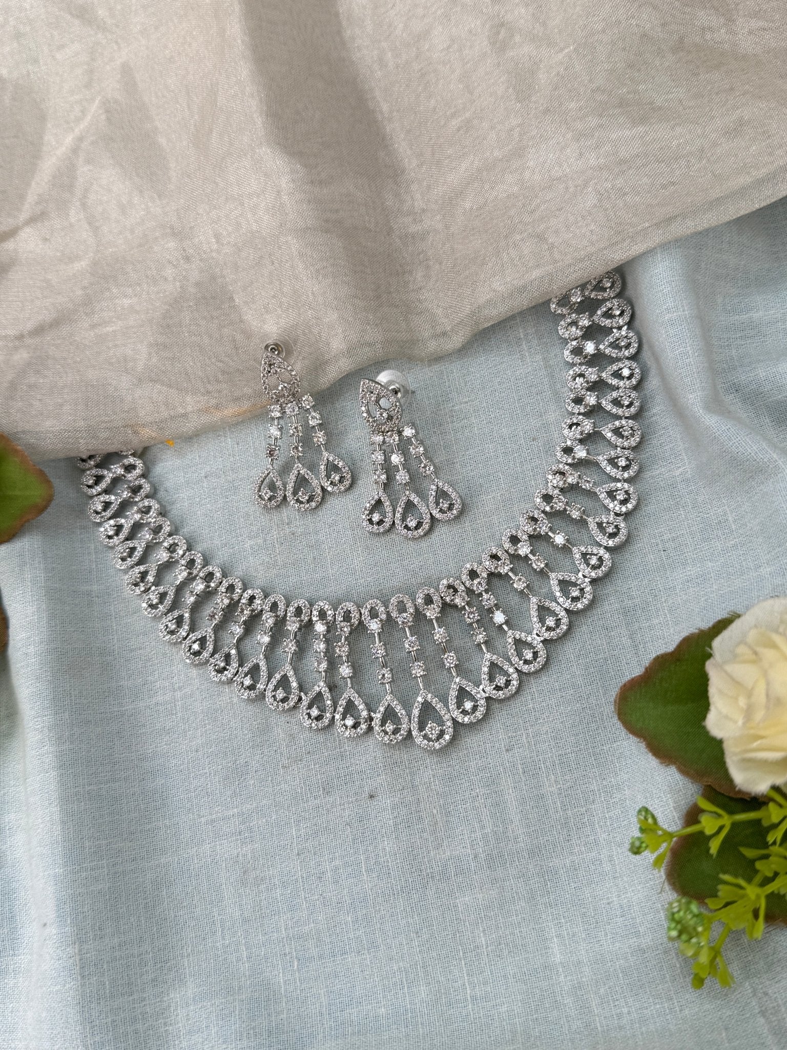 Designer Stone Short Necklace Set 823 - Mahilas