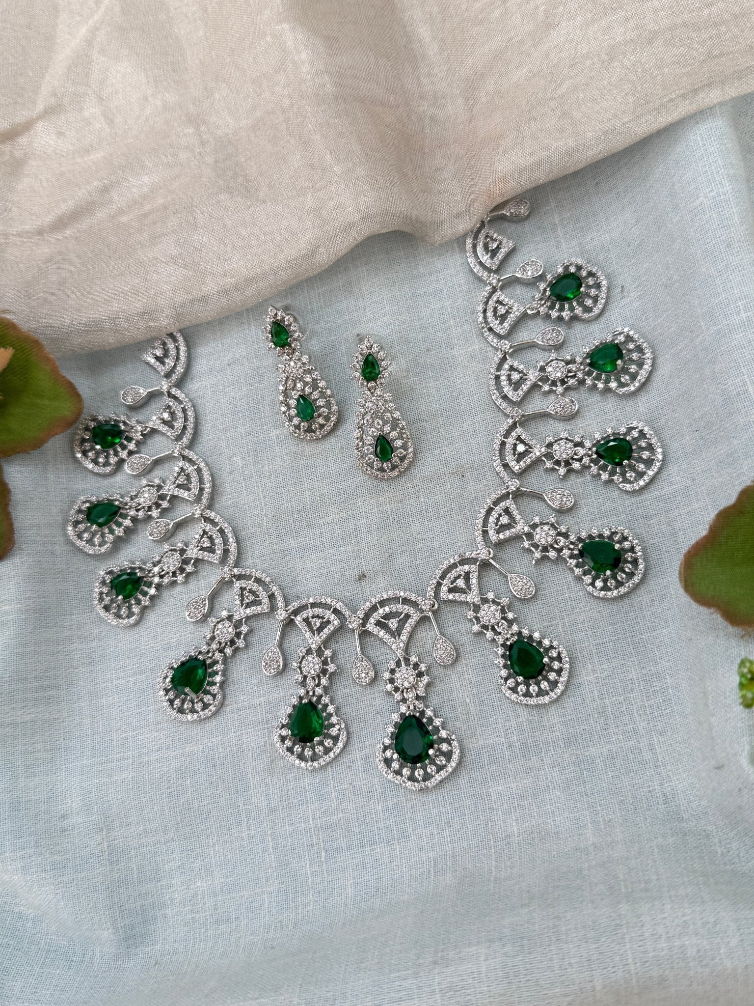 Designer Stone Short Necklace Set 827 - Mahilas