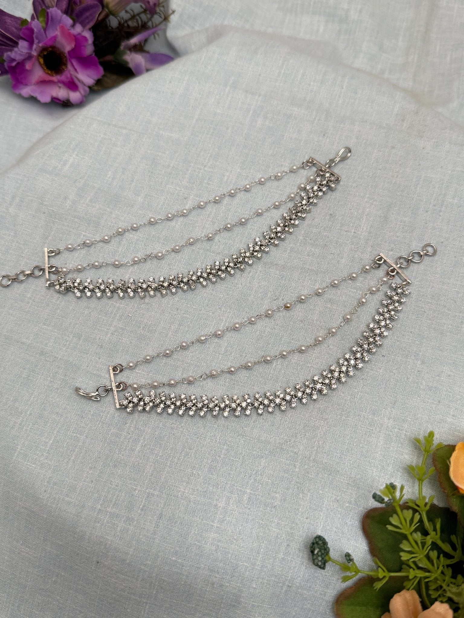 Designer White Stone Maatal Ear Chinn 180 - Mahilas