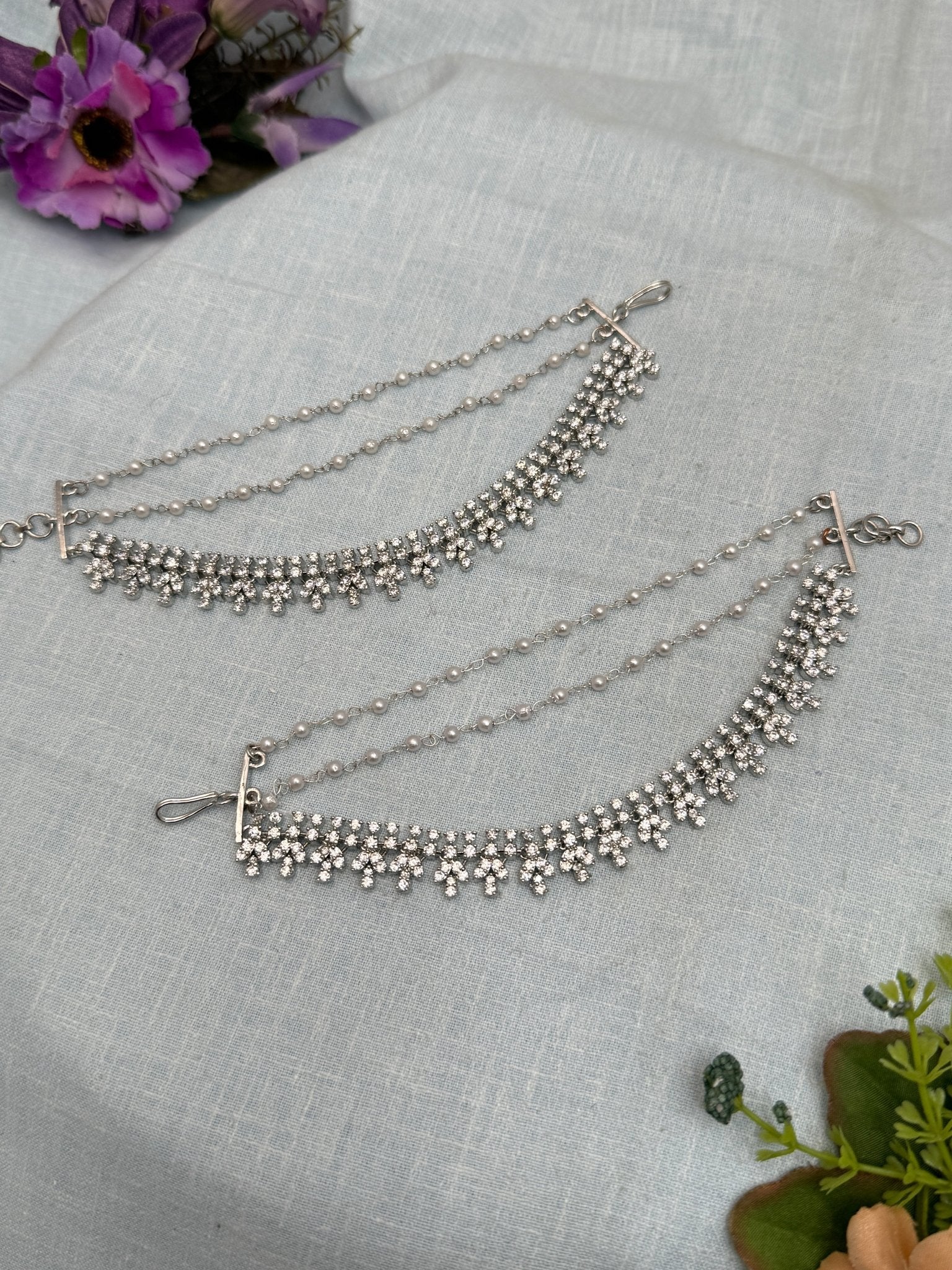 Designer White Stone Maatal Ear Chinn 183 - Mahilas