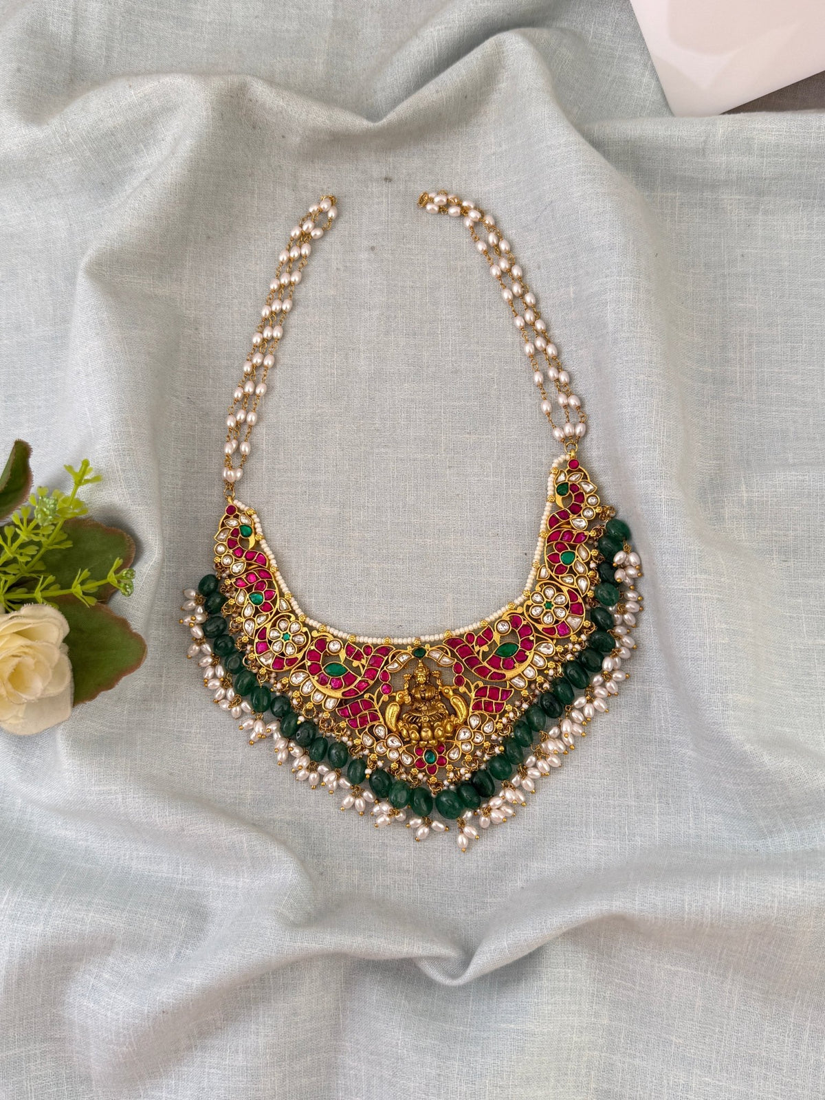 Jadau Kudan Necklace Lakshmi Pendant Luxurious Short| N0795 - Mahilas