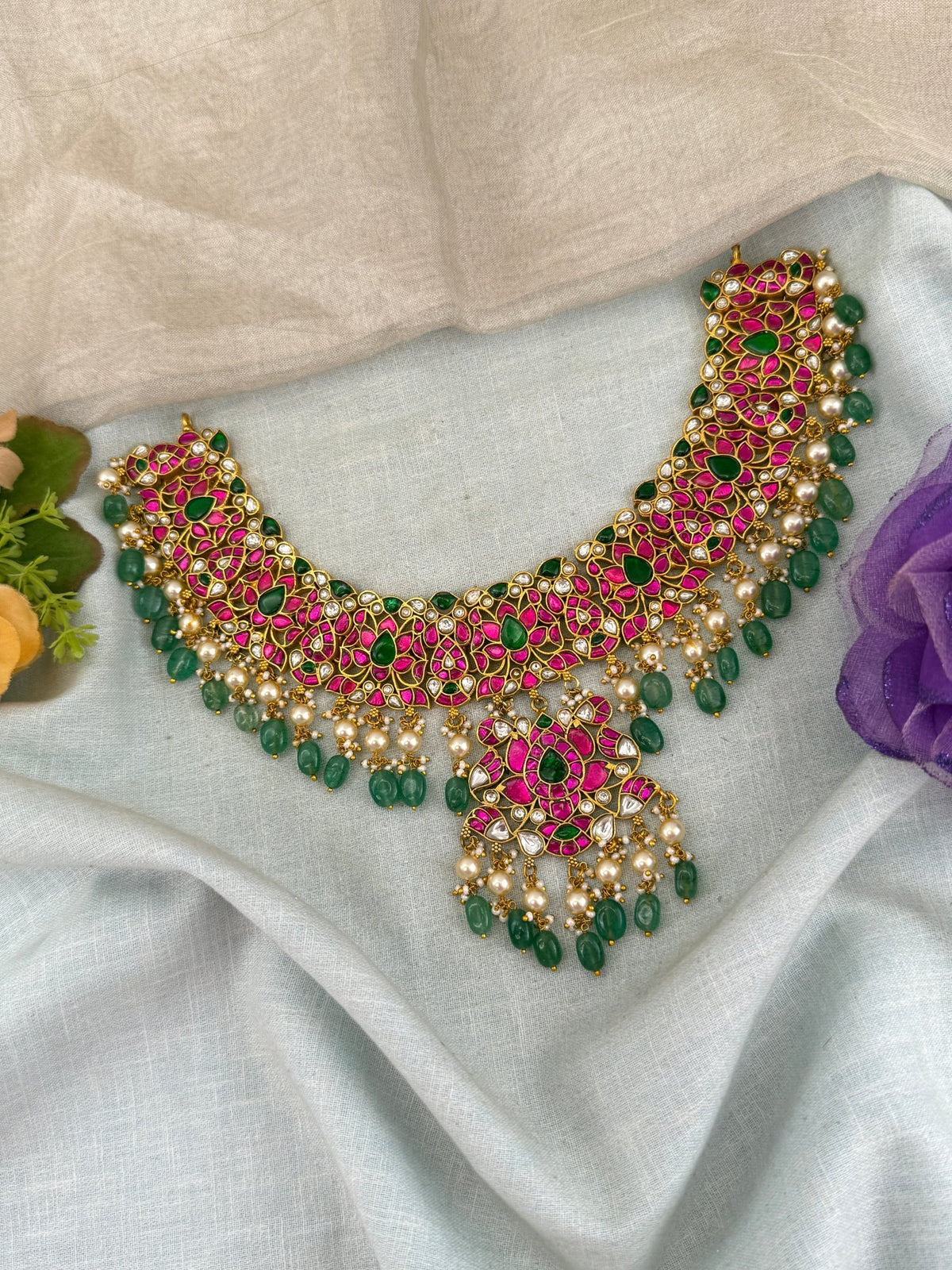 Jadau Kundan Grand Lotus Short Pendant Necklace | 113 - Mahilas