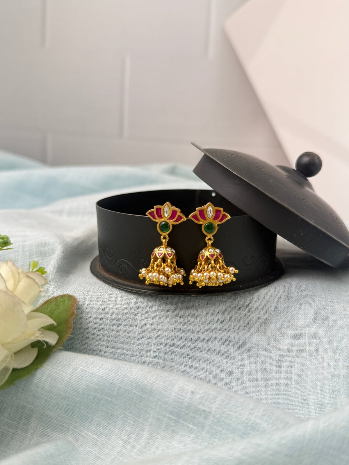 Jadau Kundan Jumka Earrings | E0487 - Mahilas