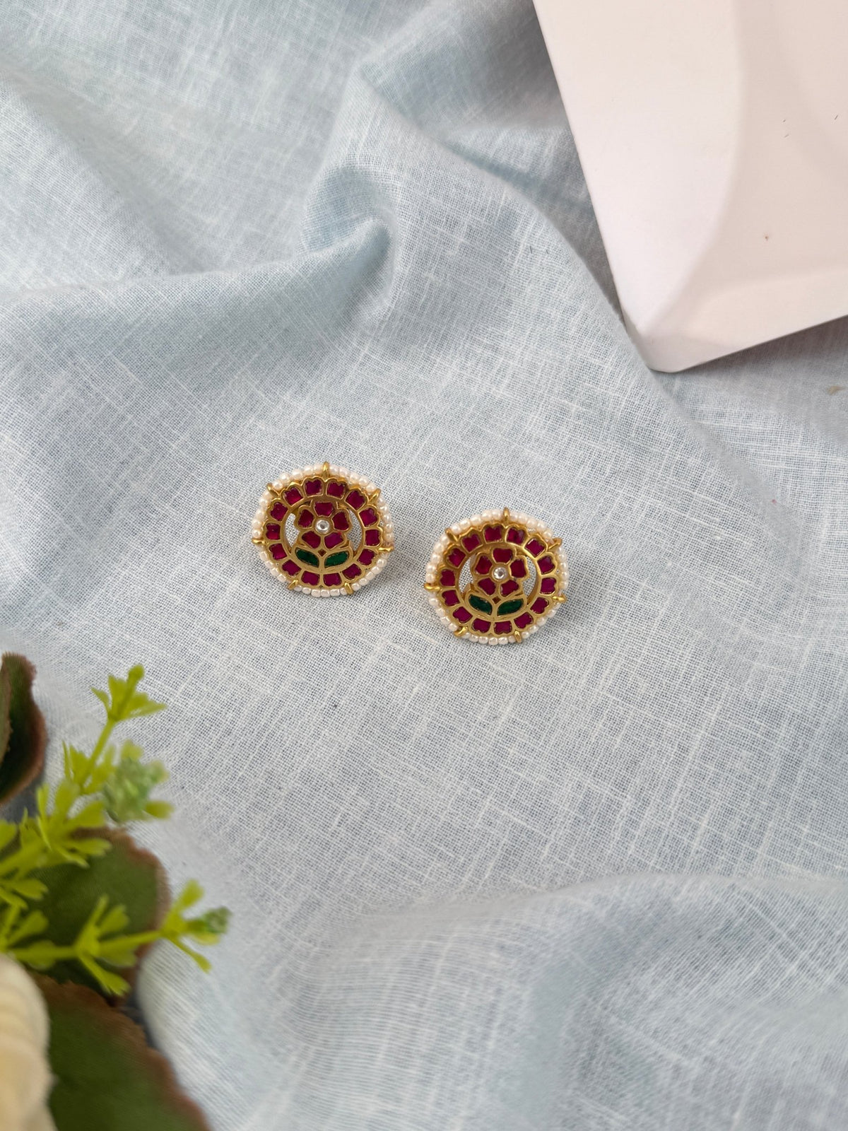Jadau Kundan Stud Earrings | E0473 - Mahilas