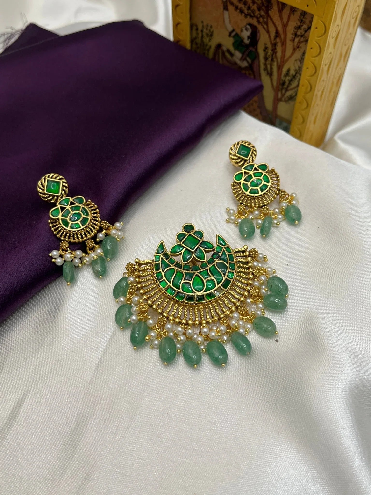 Jadau Pendant with Earrings 04 - Mahilas