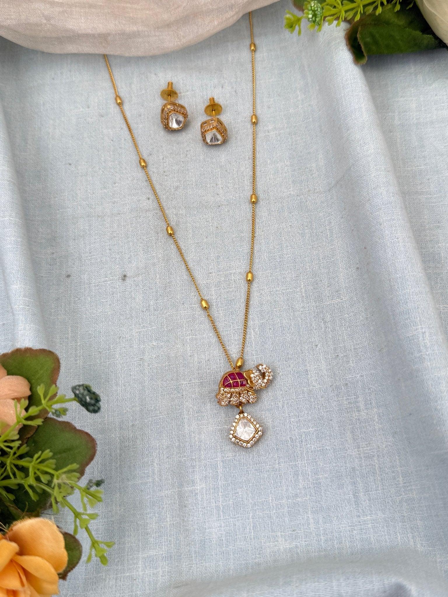 Kundan Elephant Pendant Luxury Necklace Set 700 - Mahilas