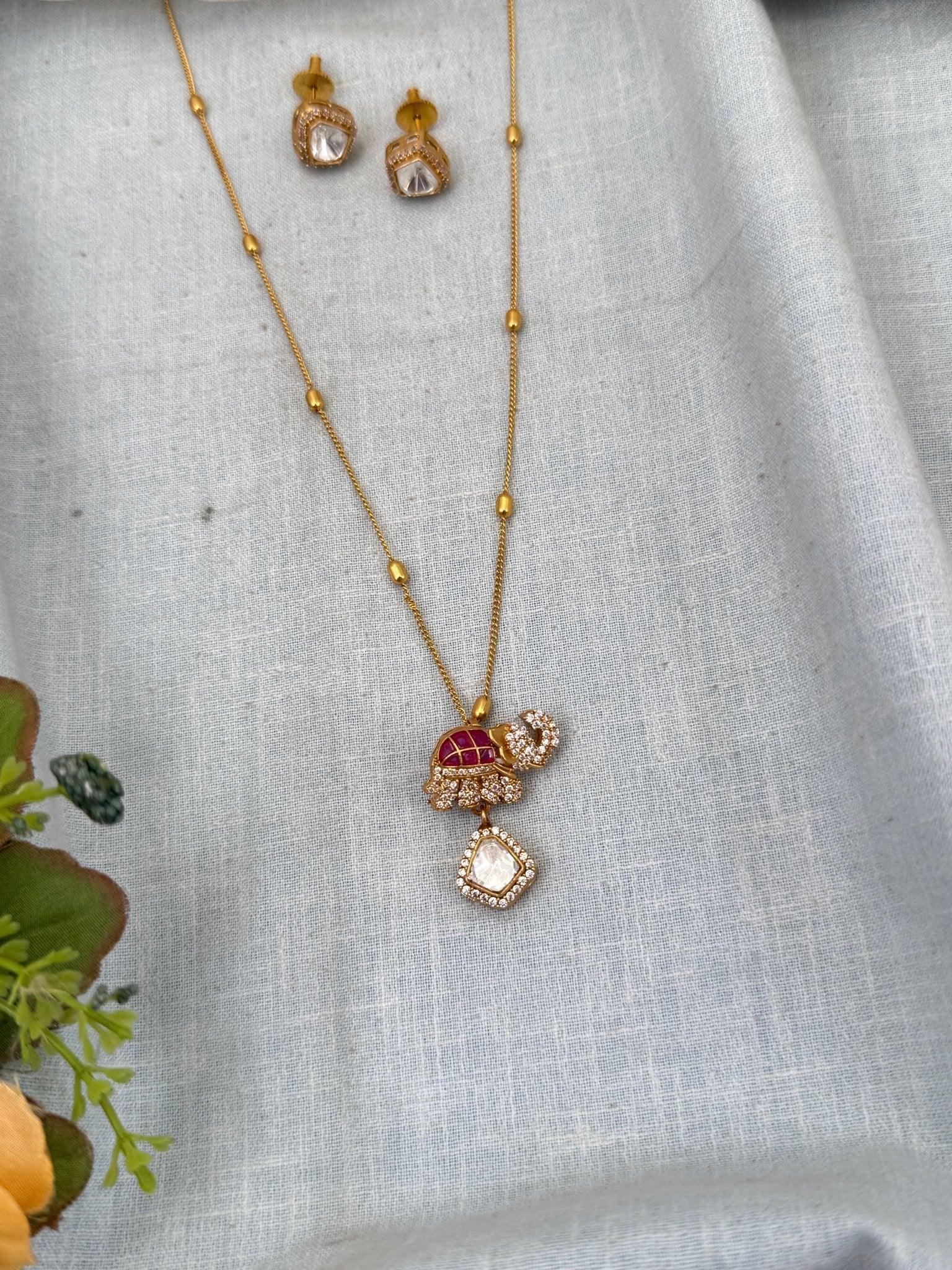 Kundan Elephant Pendant Luxury Necklace Set 700 - Mahilas