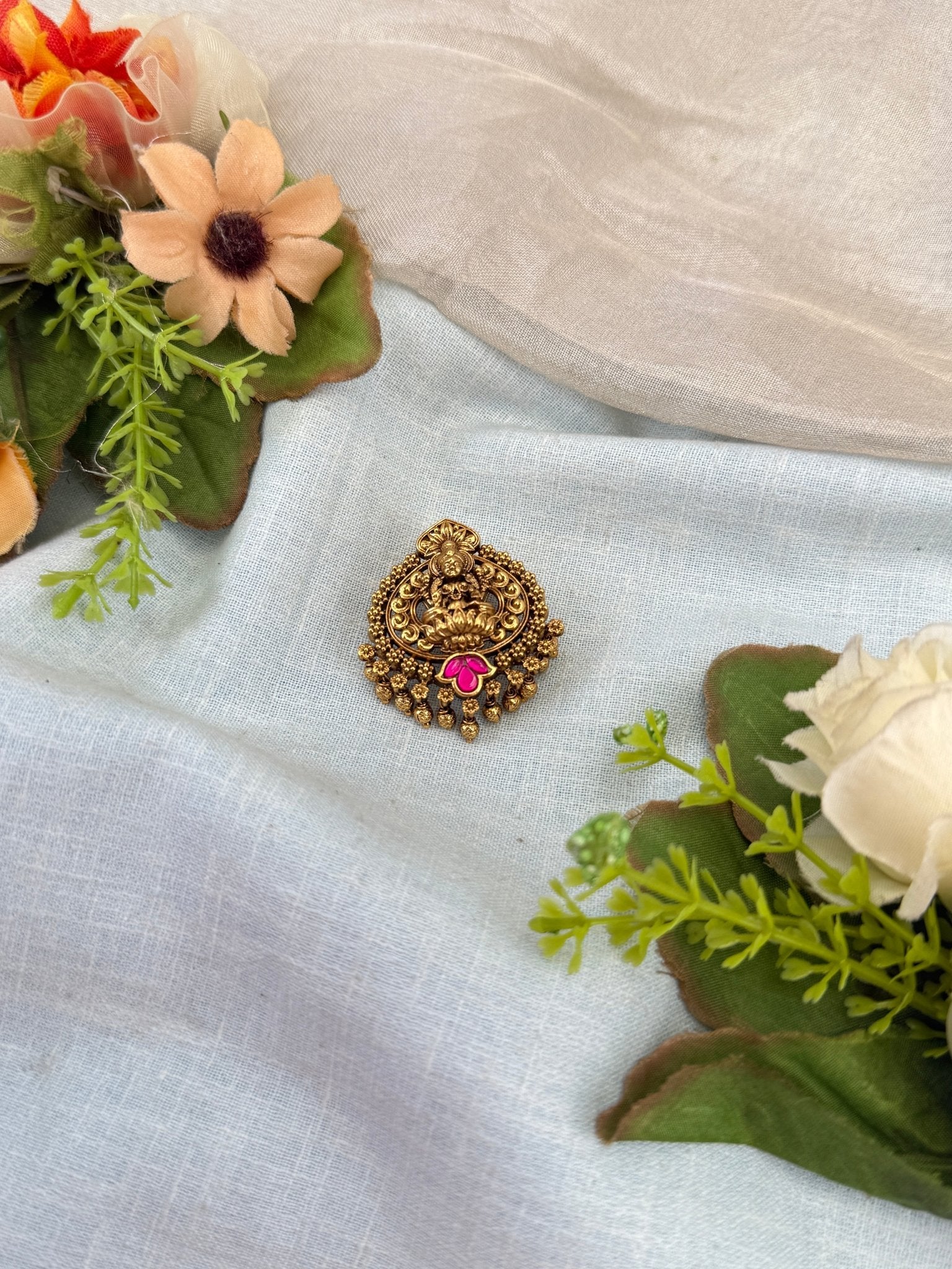 Luxurioius Antique Lakshmi Saree Pin 336 - Mahilas