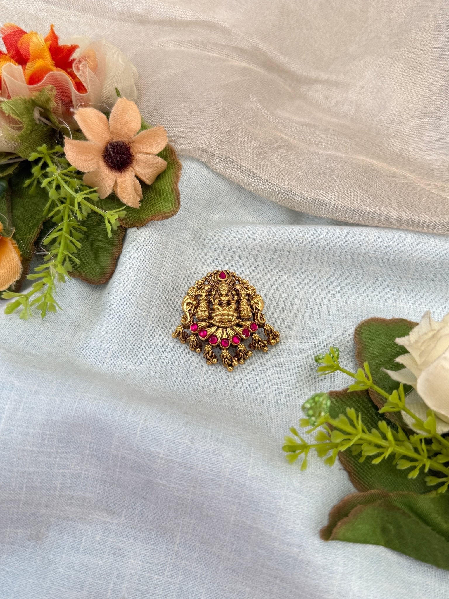 Luxurioius Antique Lakshmi Saree Pin 343 - Mahilas