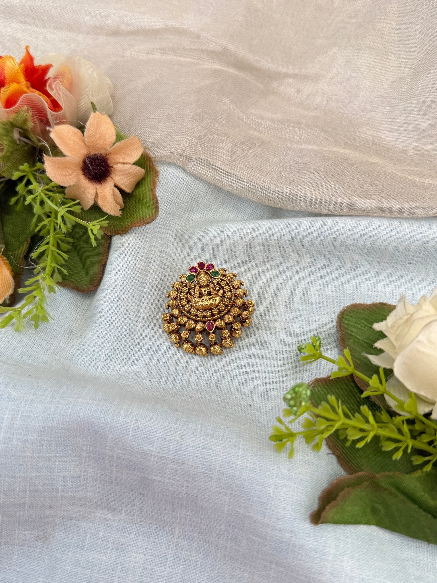 Luxurioius Antique Lakshmi Saree Pin 344 - Mahilas