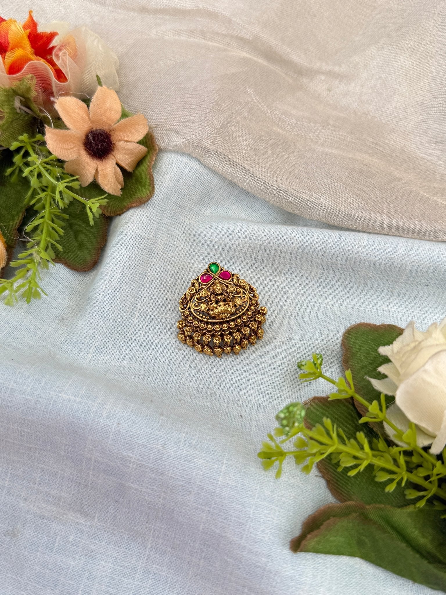 Luxurioius Antique Lakshmi Saree Pin 346 - Mahilas
