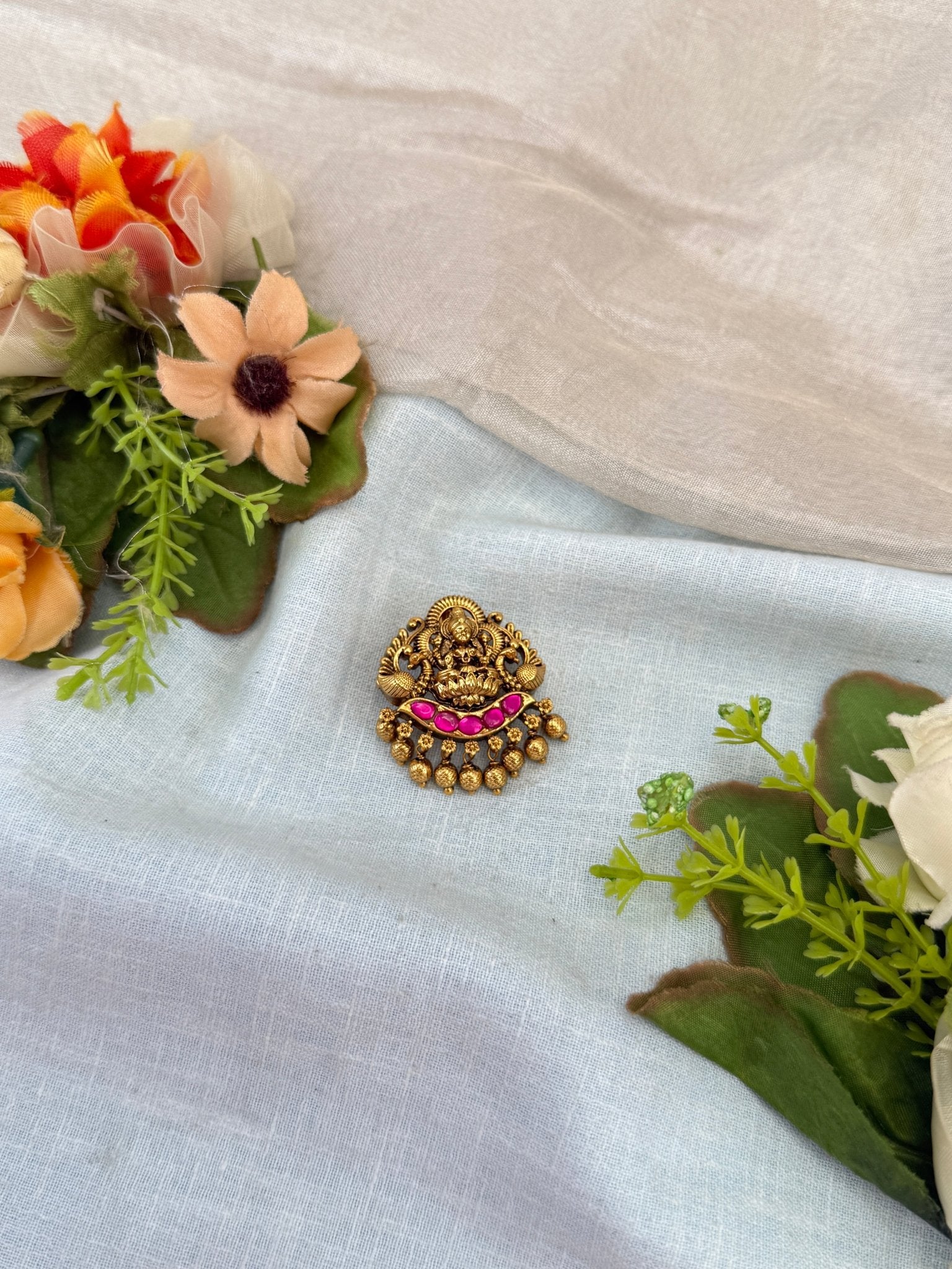 Luxurioius Antique Lakshmi Saree Pin 349 - Mahilas