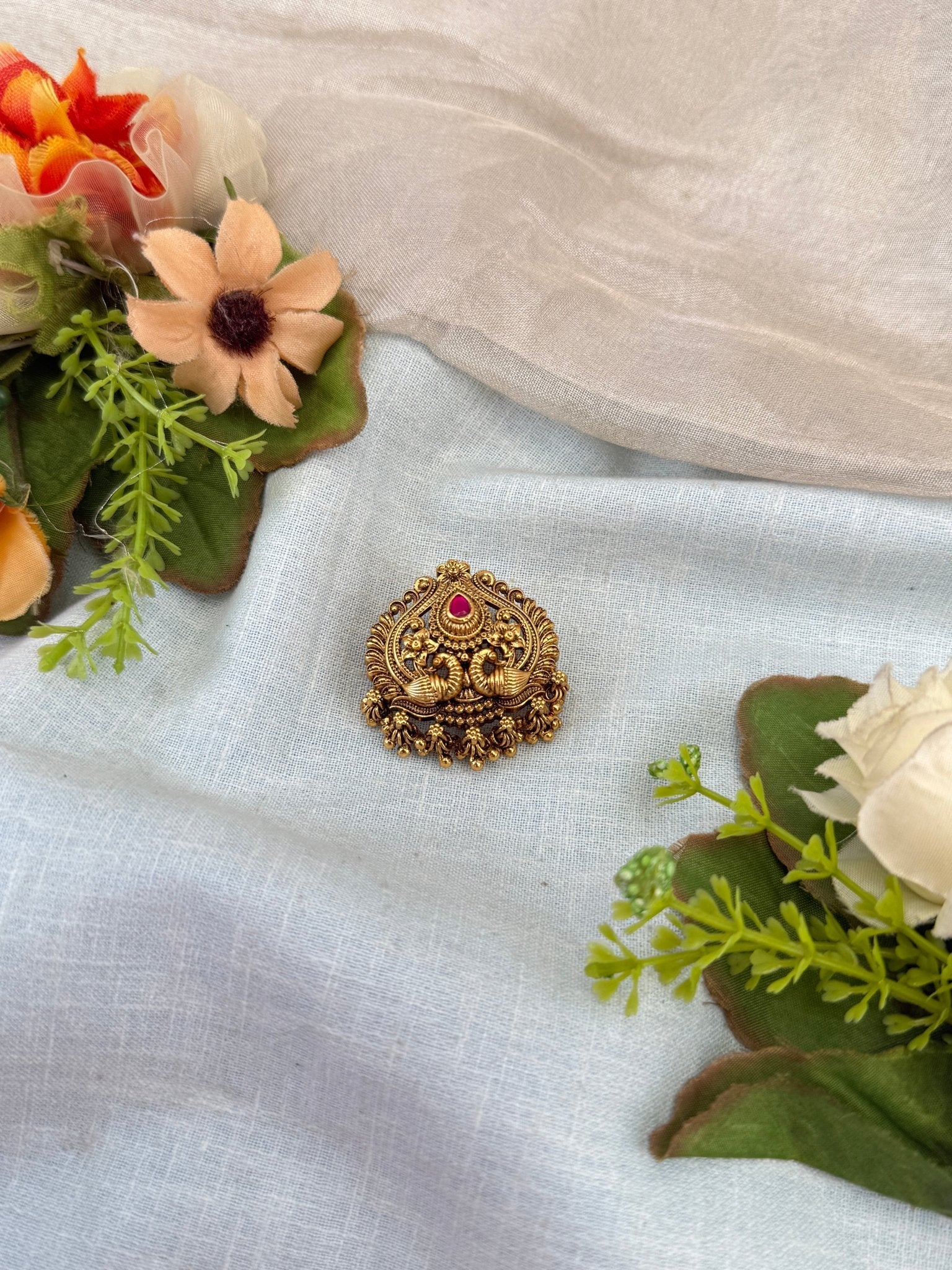Luxurioius Antique Peacock Saree Pin 339 - Mahilas