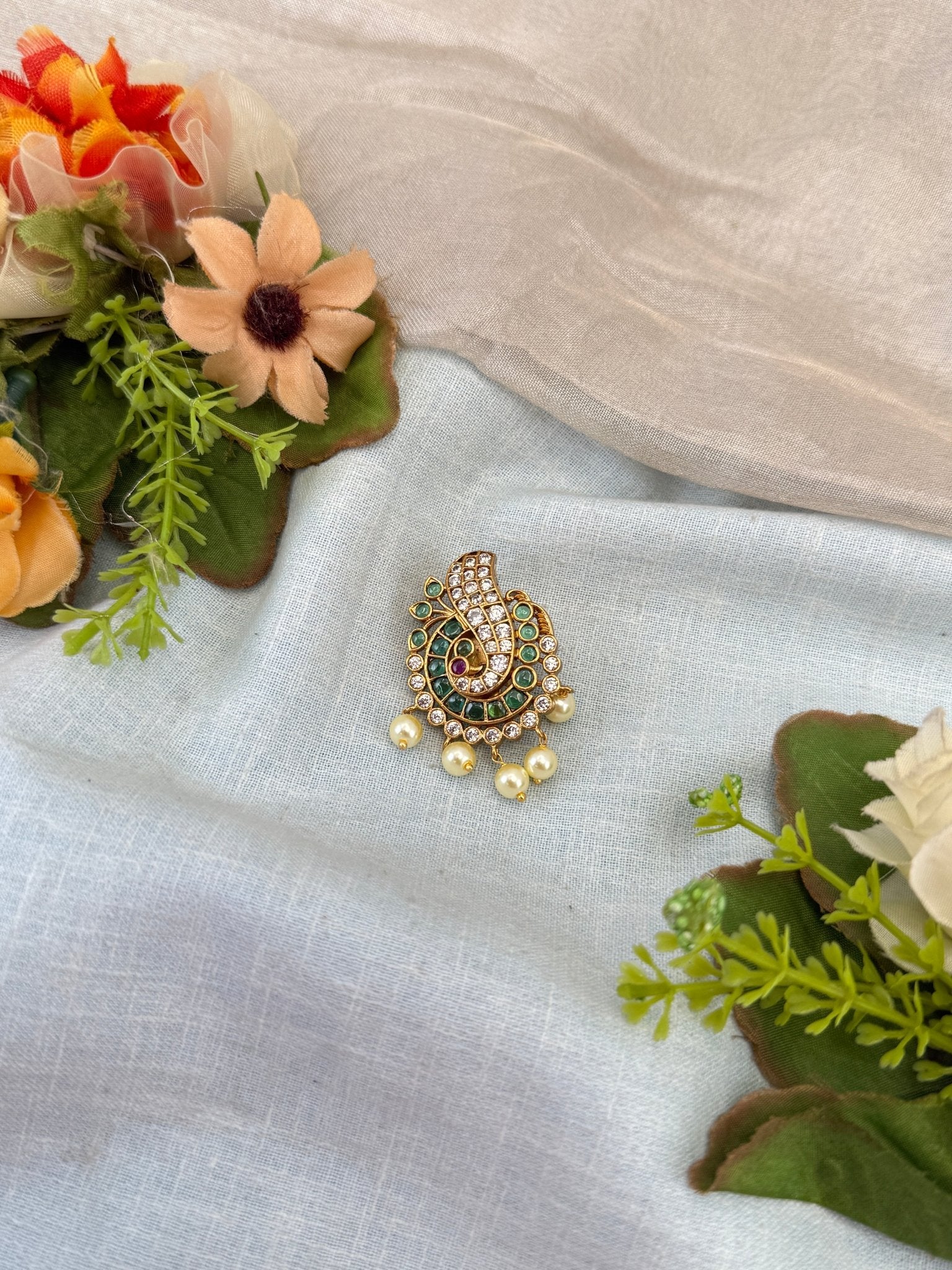 Luxurioius Antique Peacock Saree Pin 341 - Mahilas