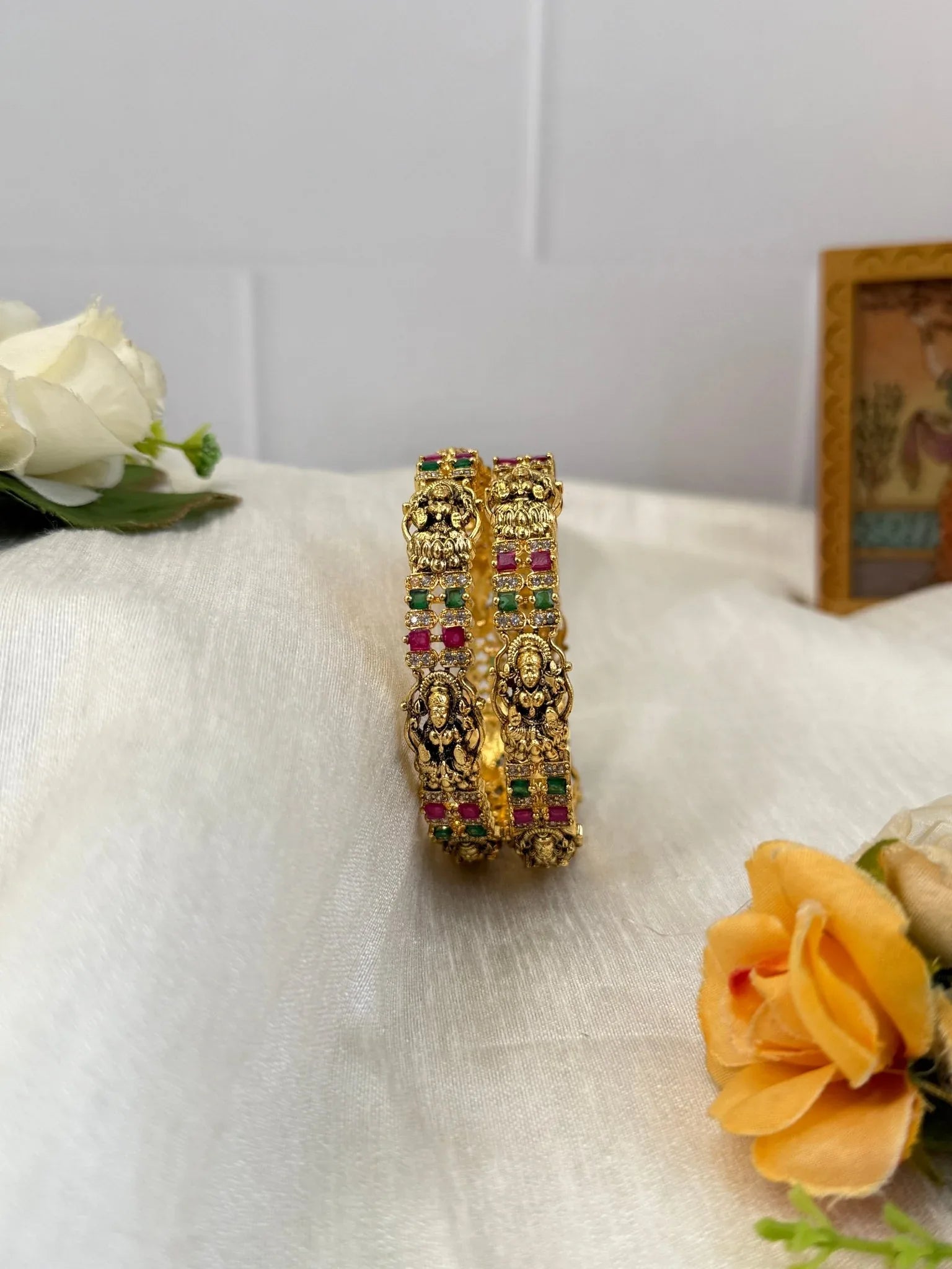 Luxurious Antique Bangles 7035 - Mahilas