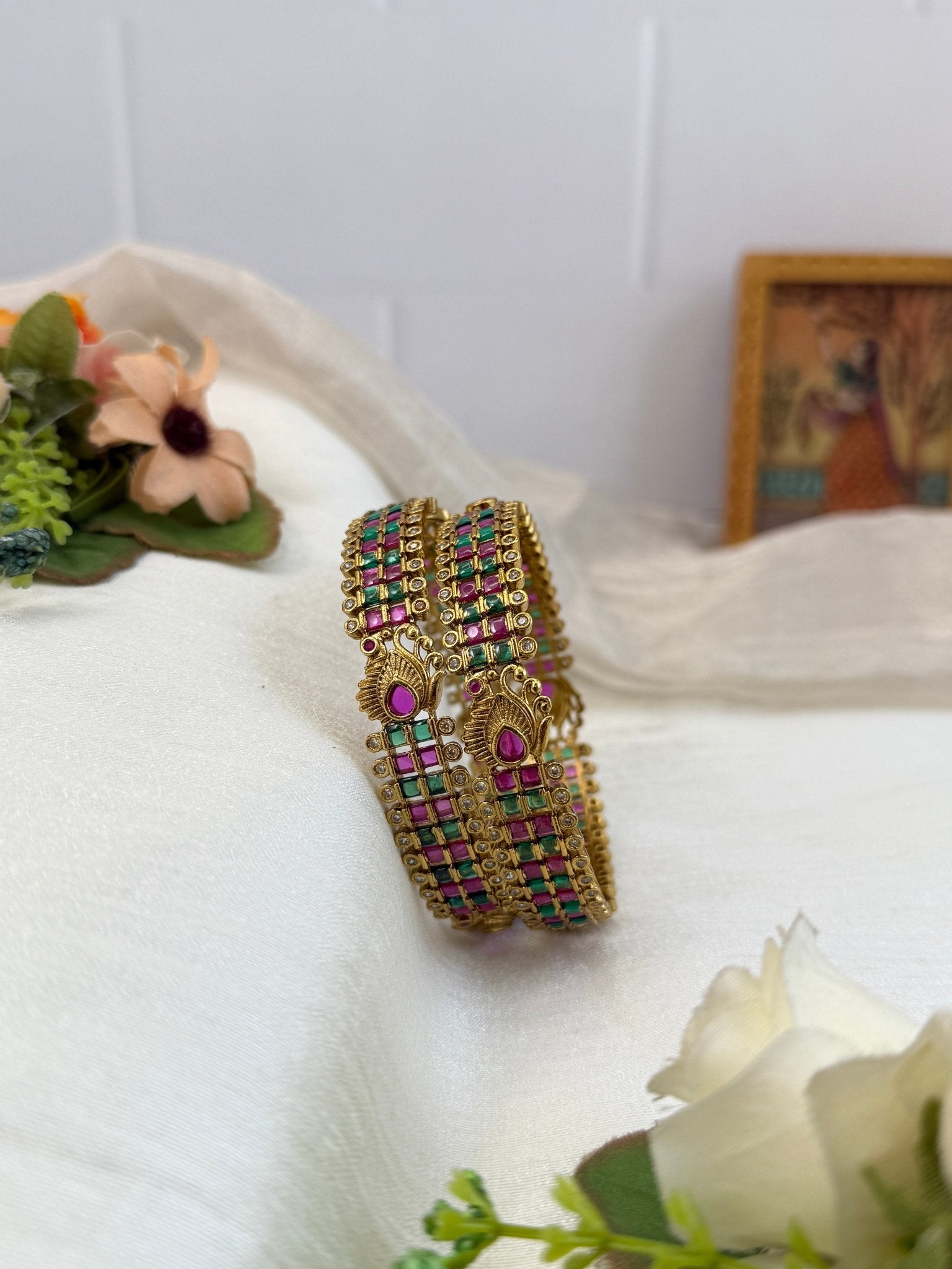 Luxurious Antique Bangles 7045 - Mahilas