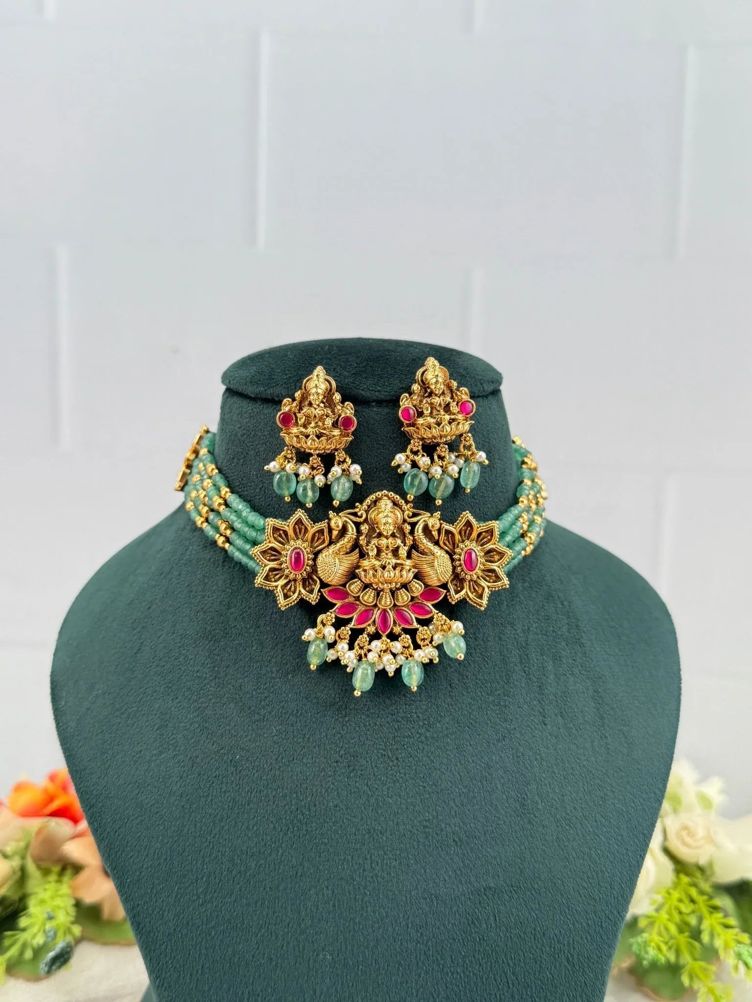 Luxurious Antique Choker Necklace Set 604 - Mahilas