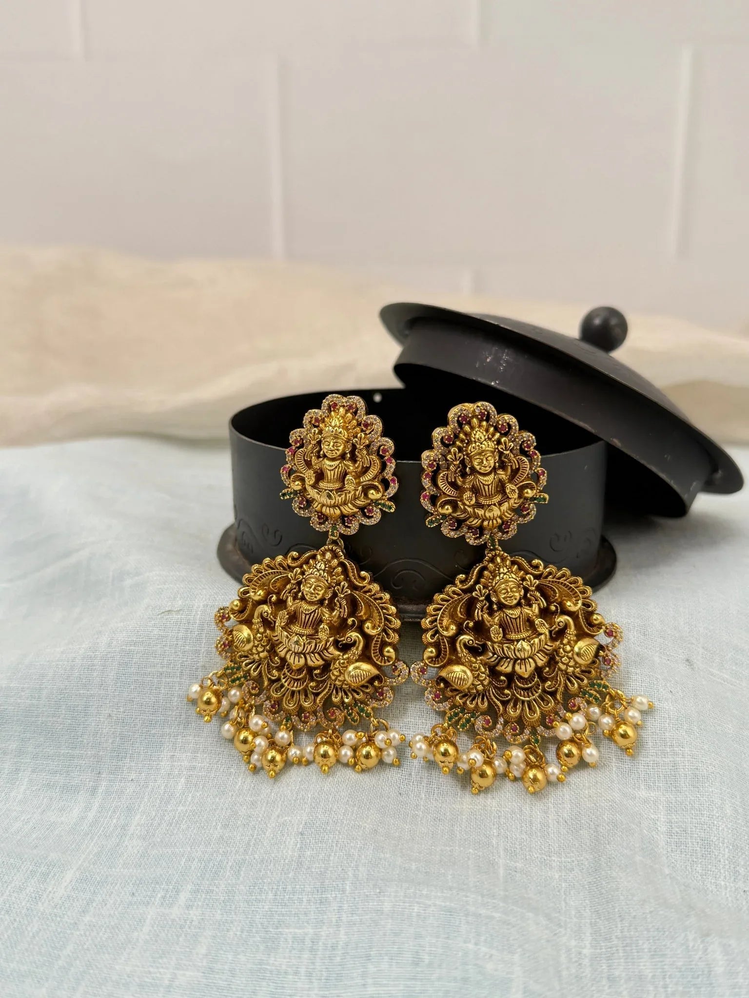 Luxurious Antique Earrings 0501 - Mahilas