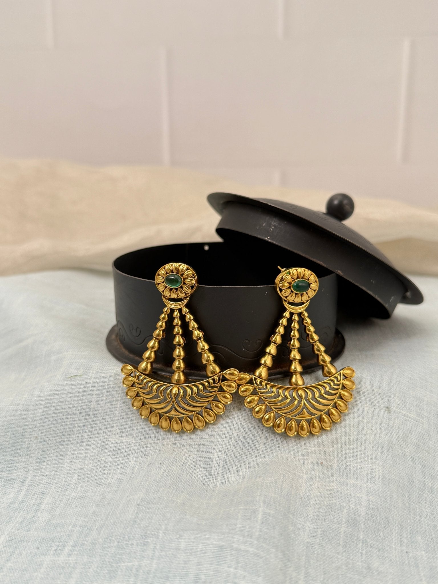 Luxurious Antique Earrings 0502 - Mahilas