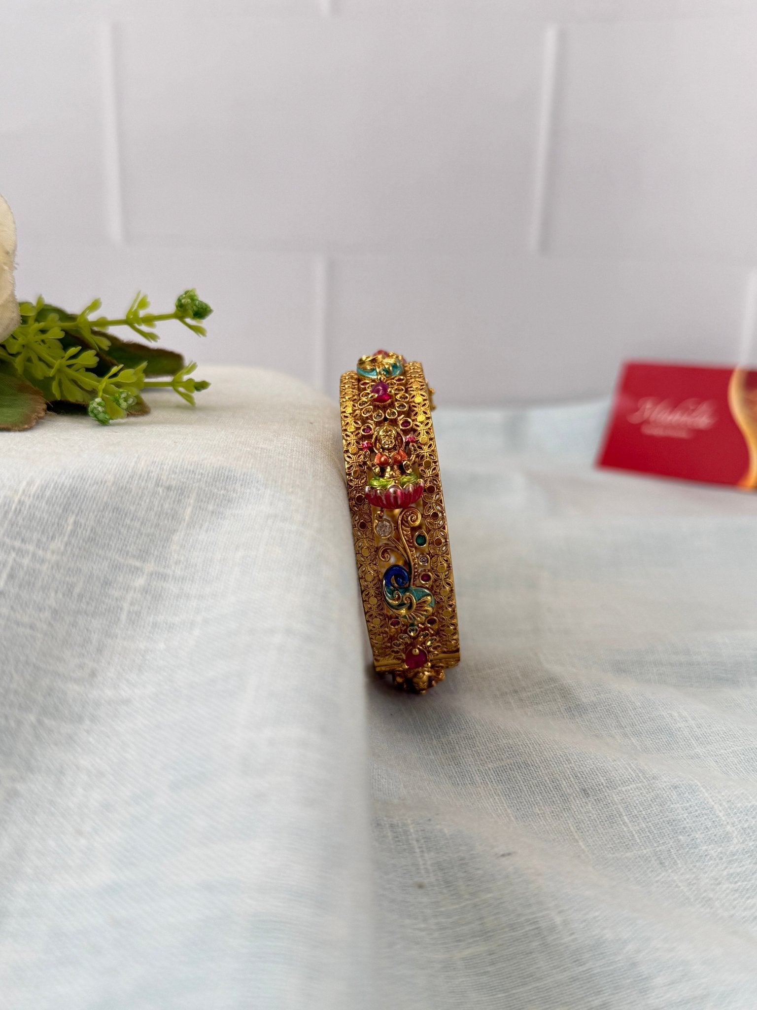 Luxurious Antique Hand Painted Kada Bangle 7221 - Mahilas