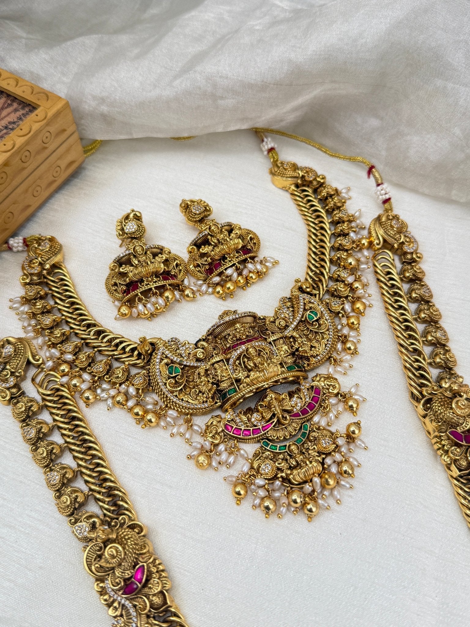 Luxurious Antique Jadau Bridal Necklace Set 797 - Mahilas