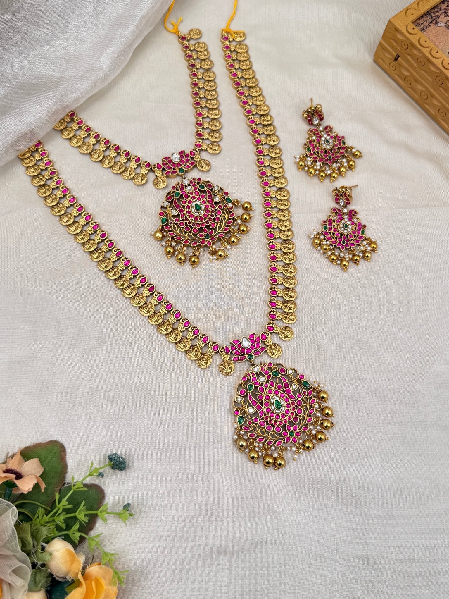 Luxurious Antique Jadau Pendant Kaasu Necklace Set 749 - Mahilas