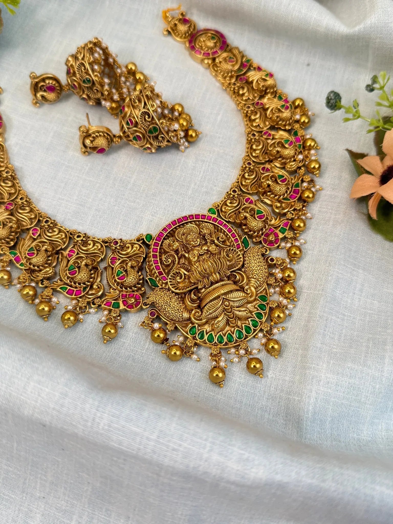 Luxurious Antique Jadau Short Necklace Set 864 - Mahilas