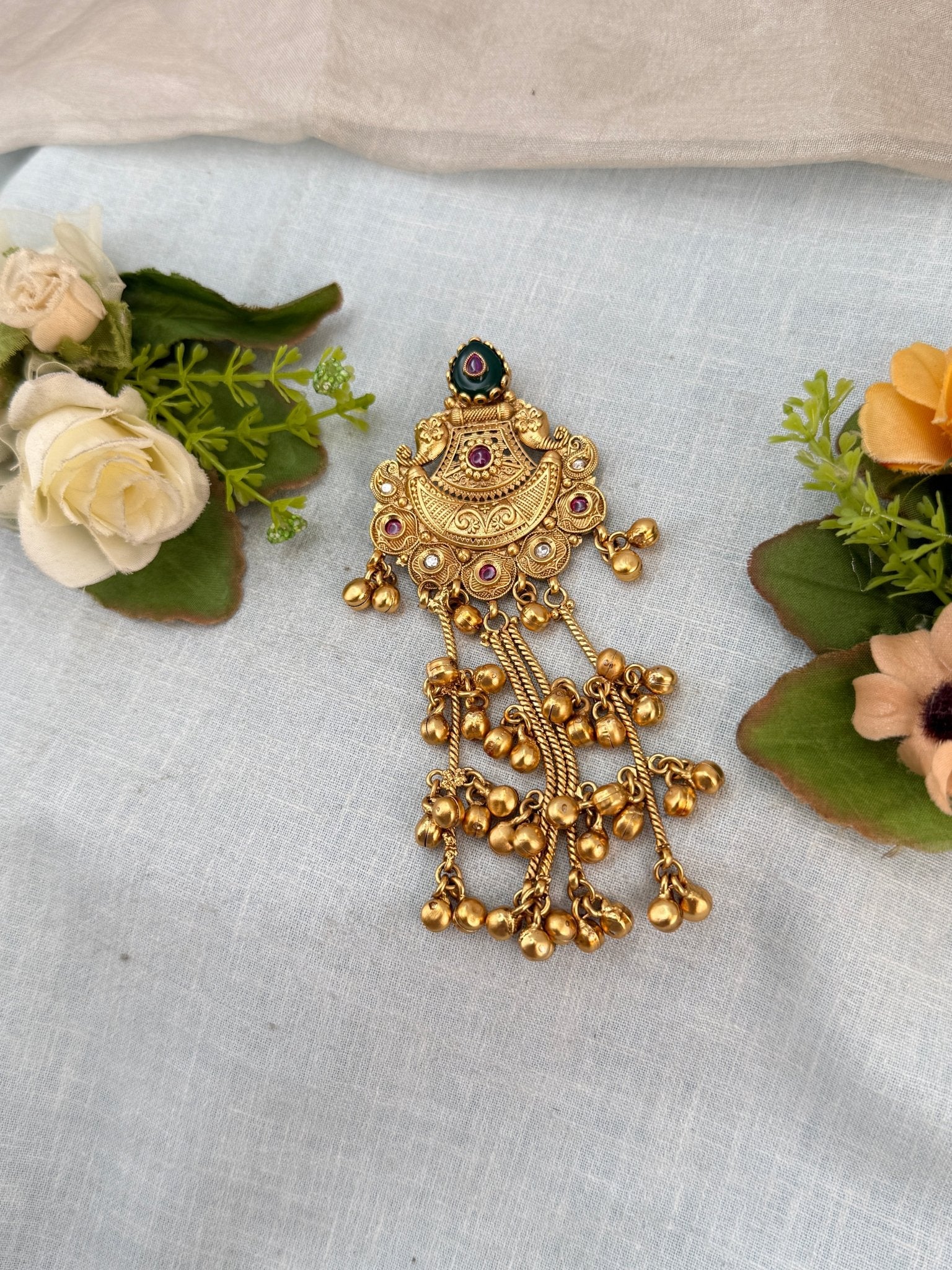 Luxurious Antique Jadebille 3045 - Mahilas