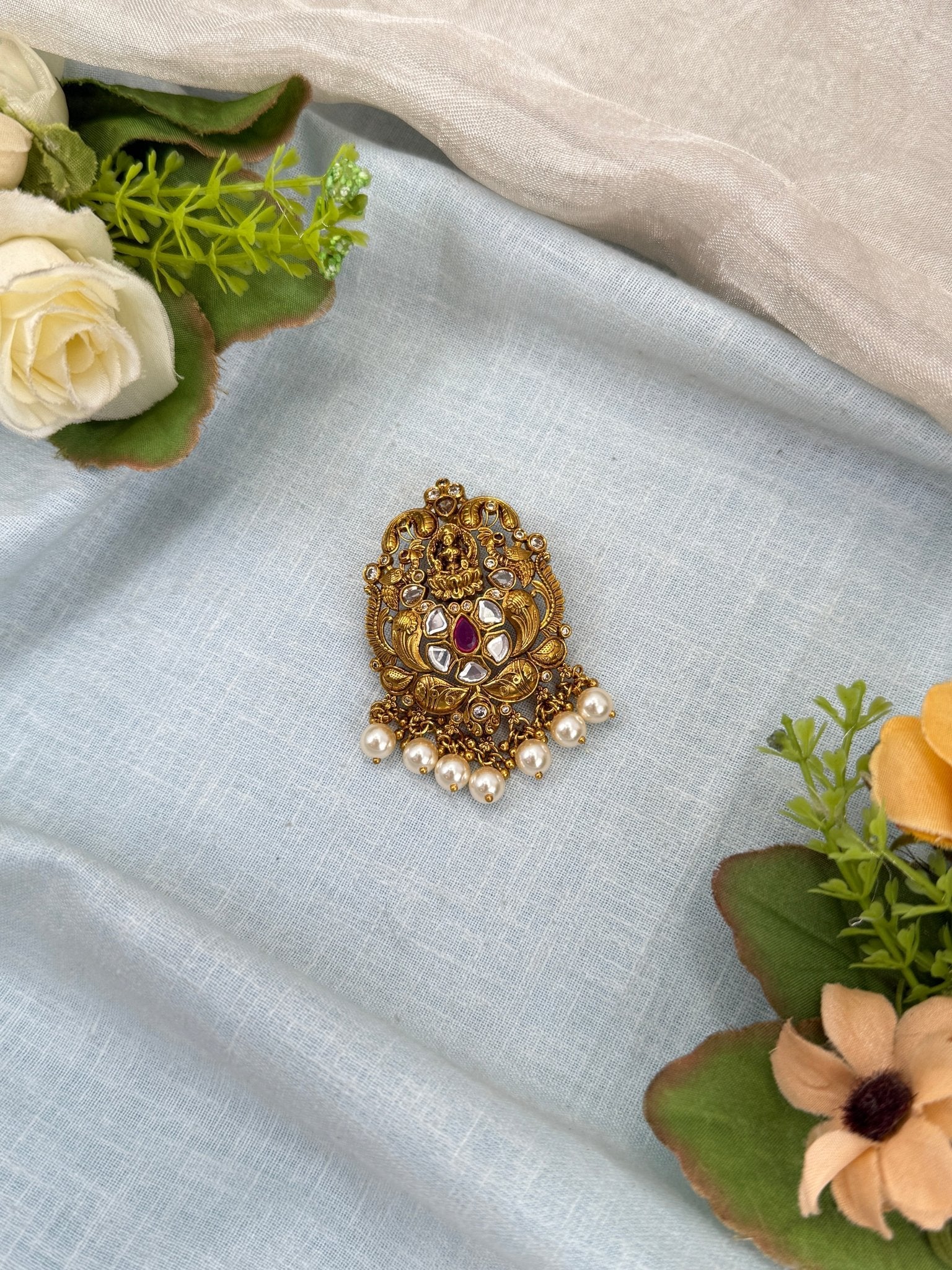 Luxurious Antique Jadebille 562 - Mahilas