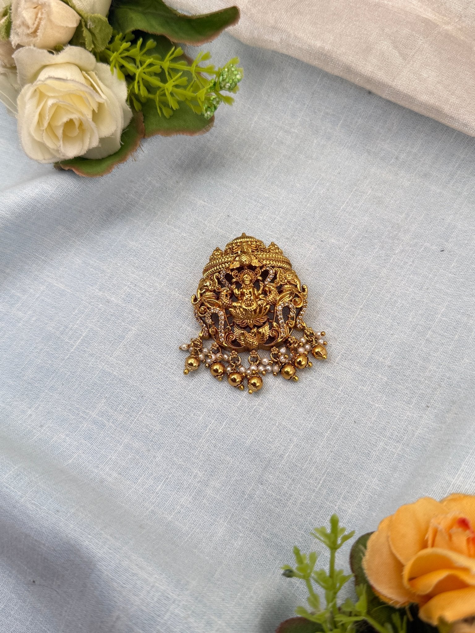 Luxurious Antique Jadebille 601 - Mahilas