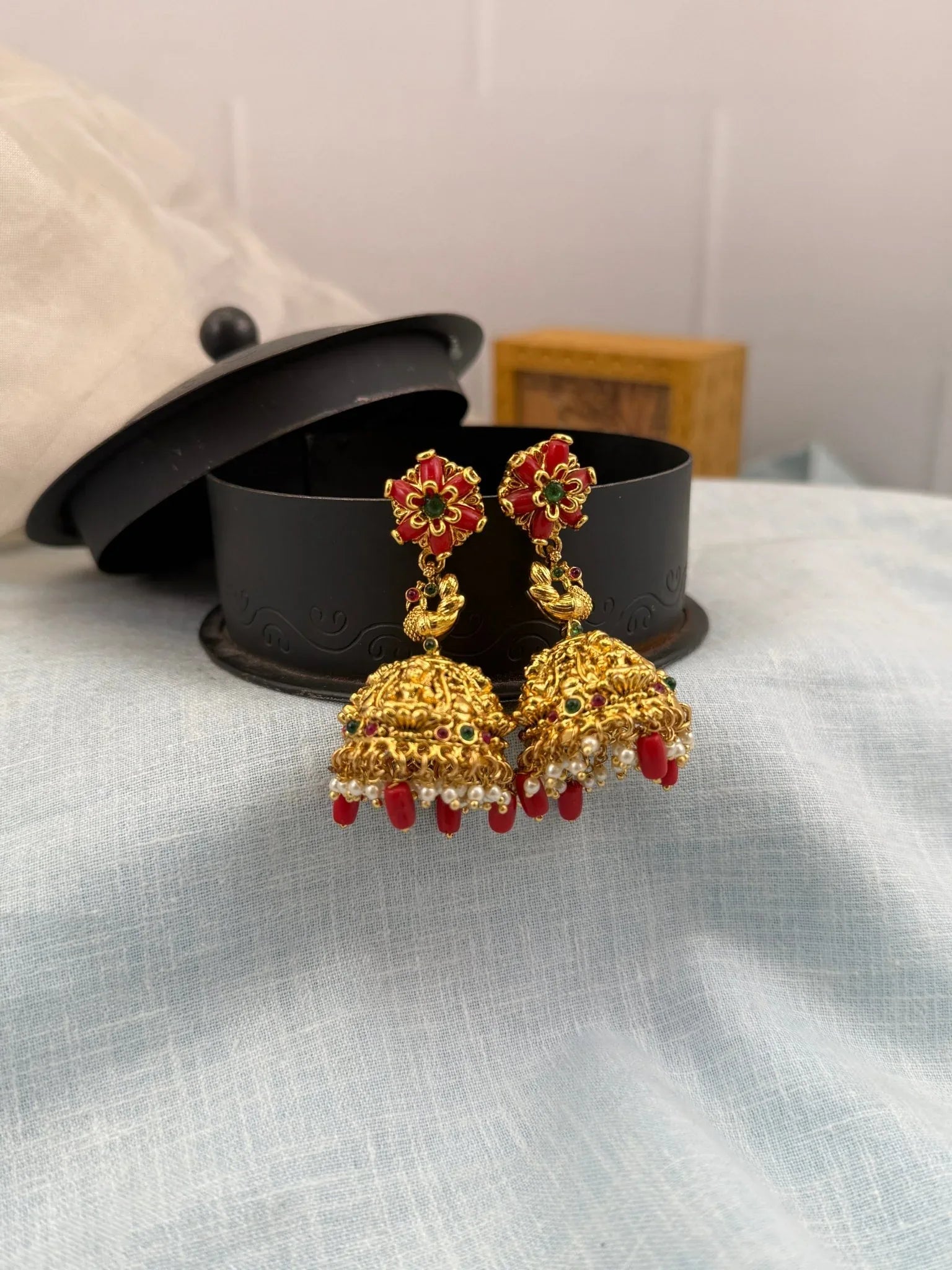 Luxurious Antique Jhumka Earrings 0386 - Mahilas