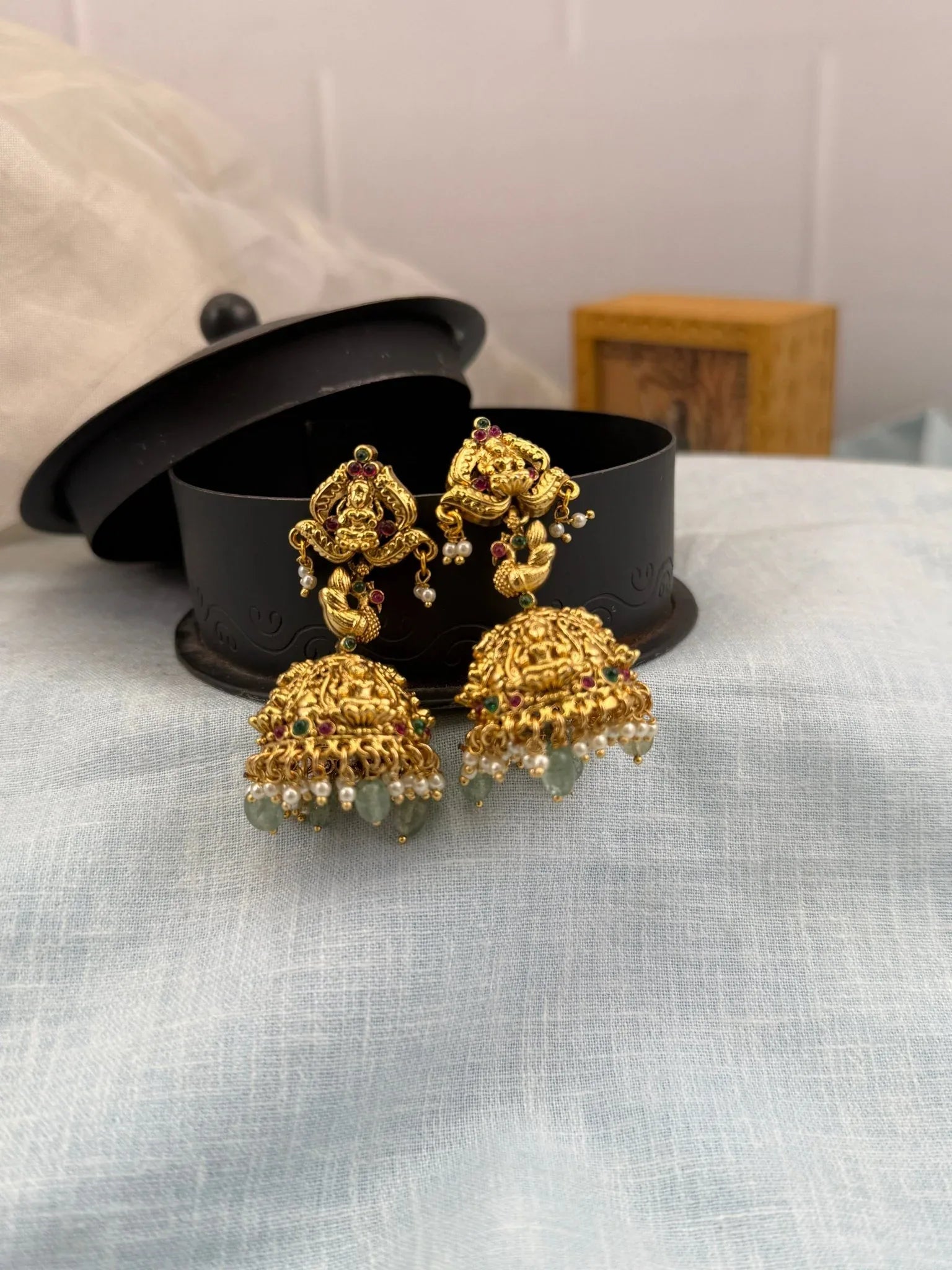 Luxurious Antique Jhumka Earrings 0387 - Mahilas