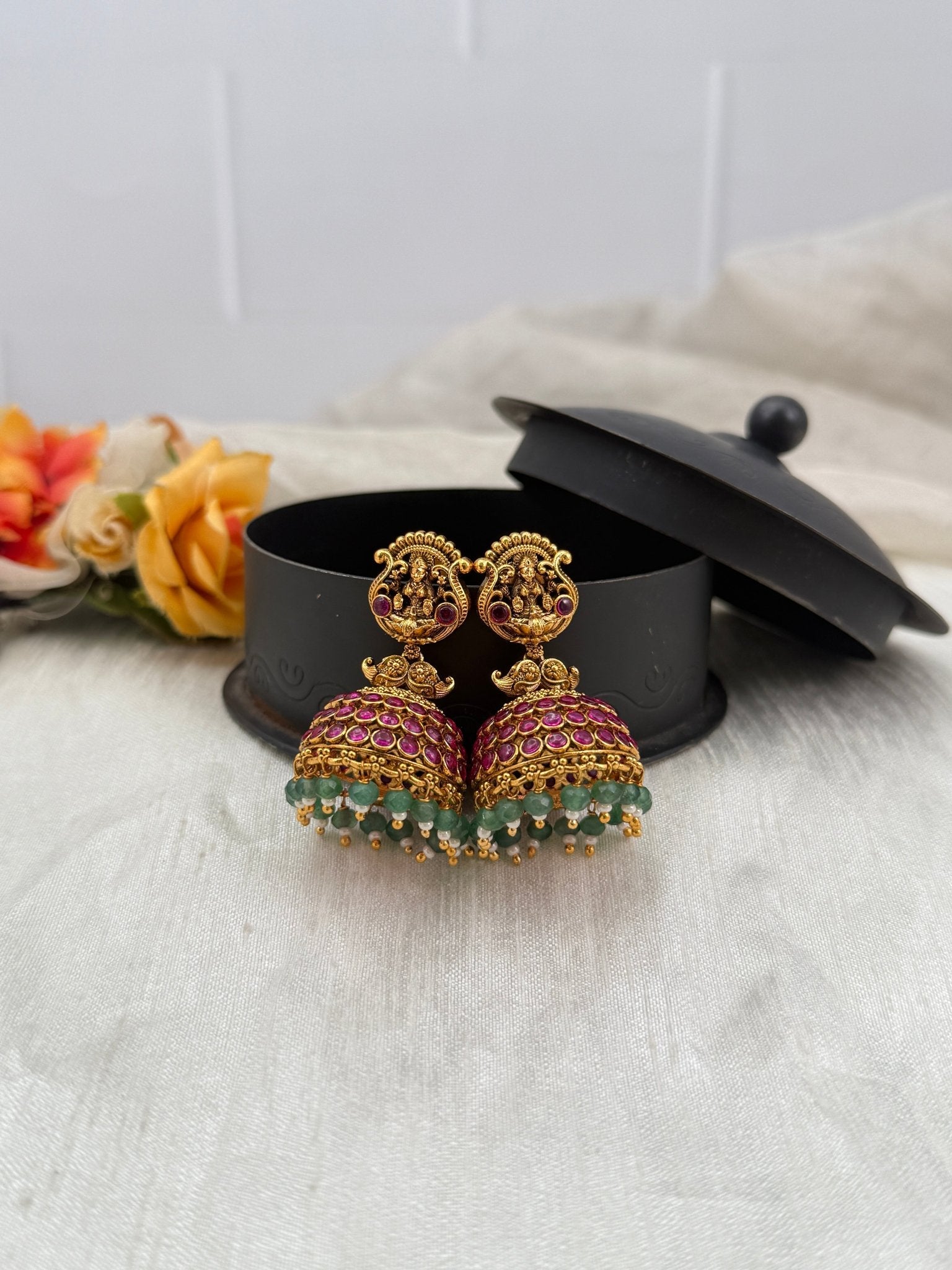 Luxurious Antique Jhumka Earrings 0539 - Mahilas