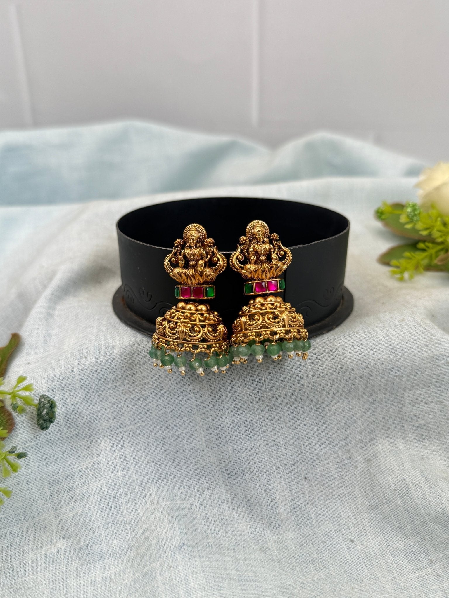 Luxurious Antique Jhumka Earrings 0764 - Mahilas