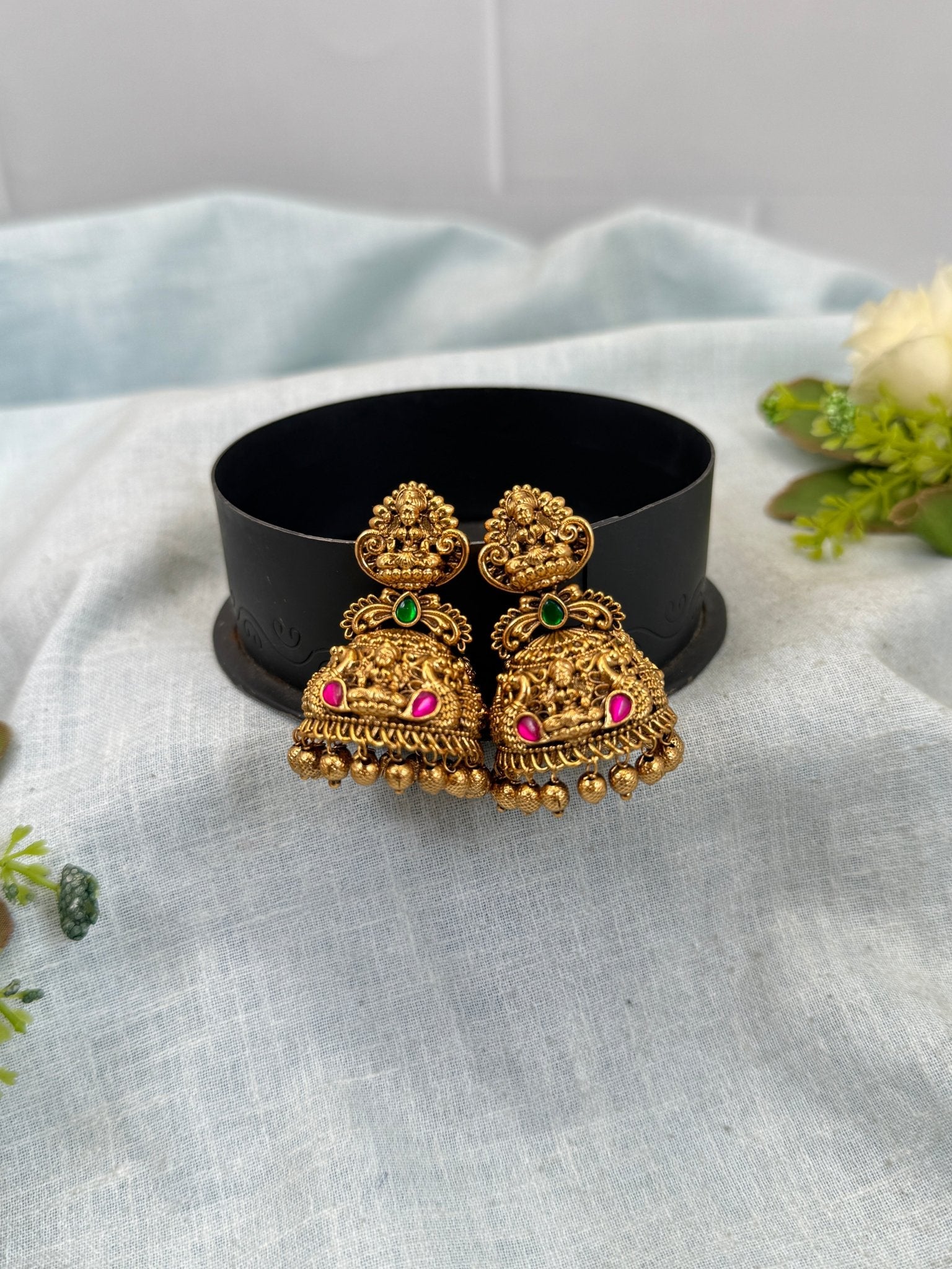 Luxurious Antique Jhumka Earrings 0765 - Mahilas