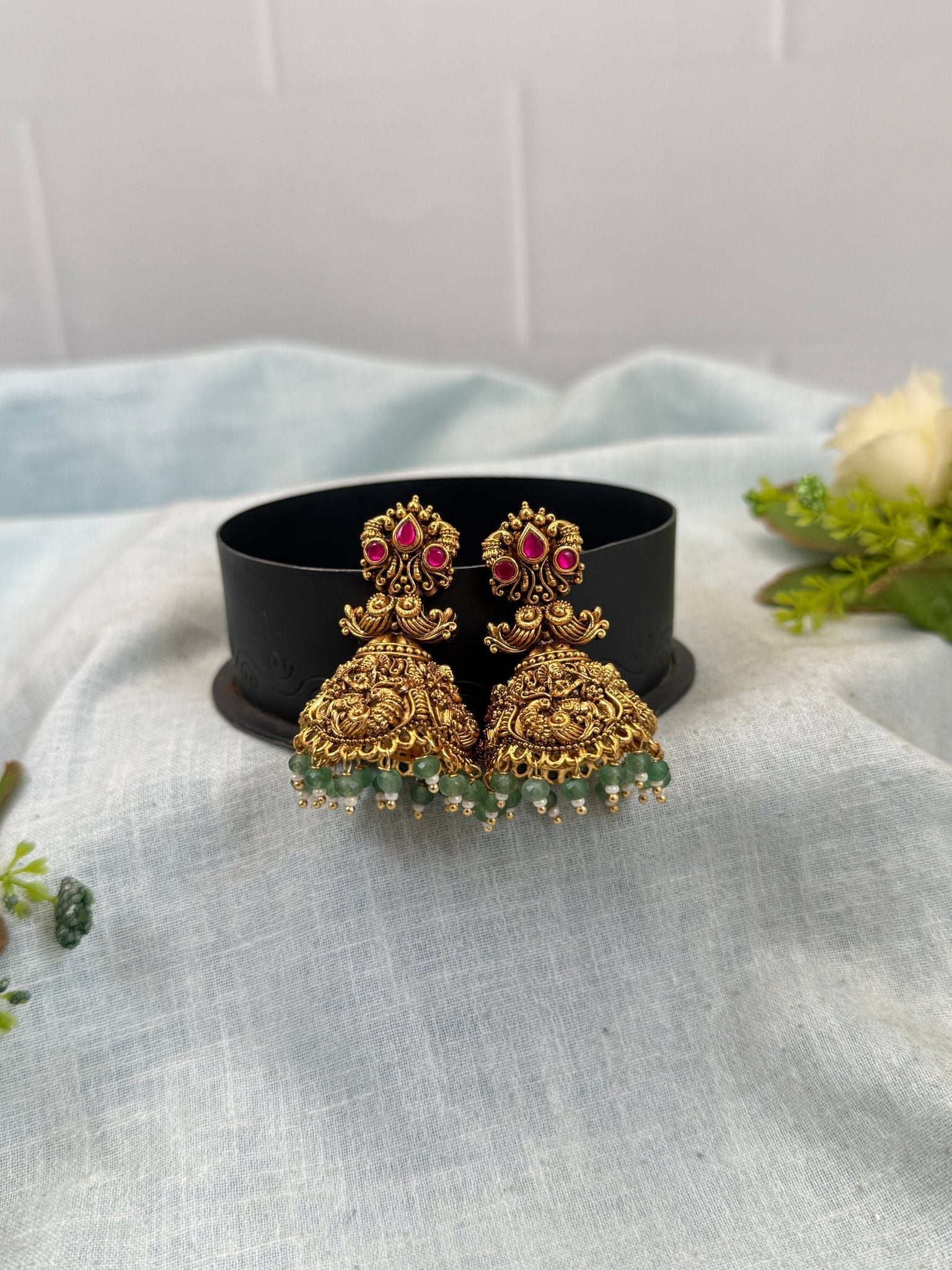 Luxurious Antique Jhumka Earrings 0770 - Mahilas