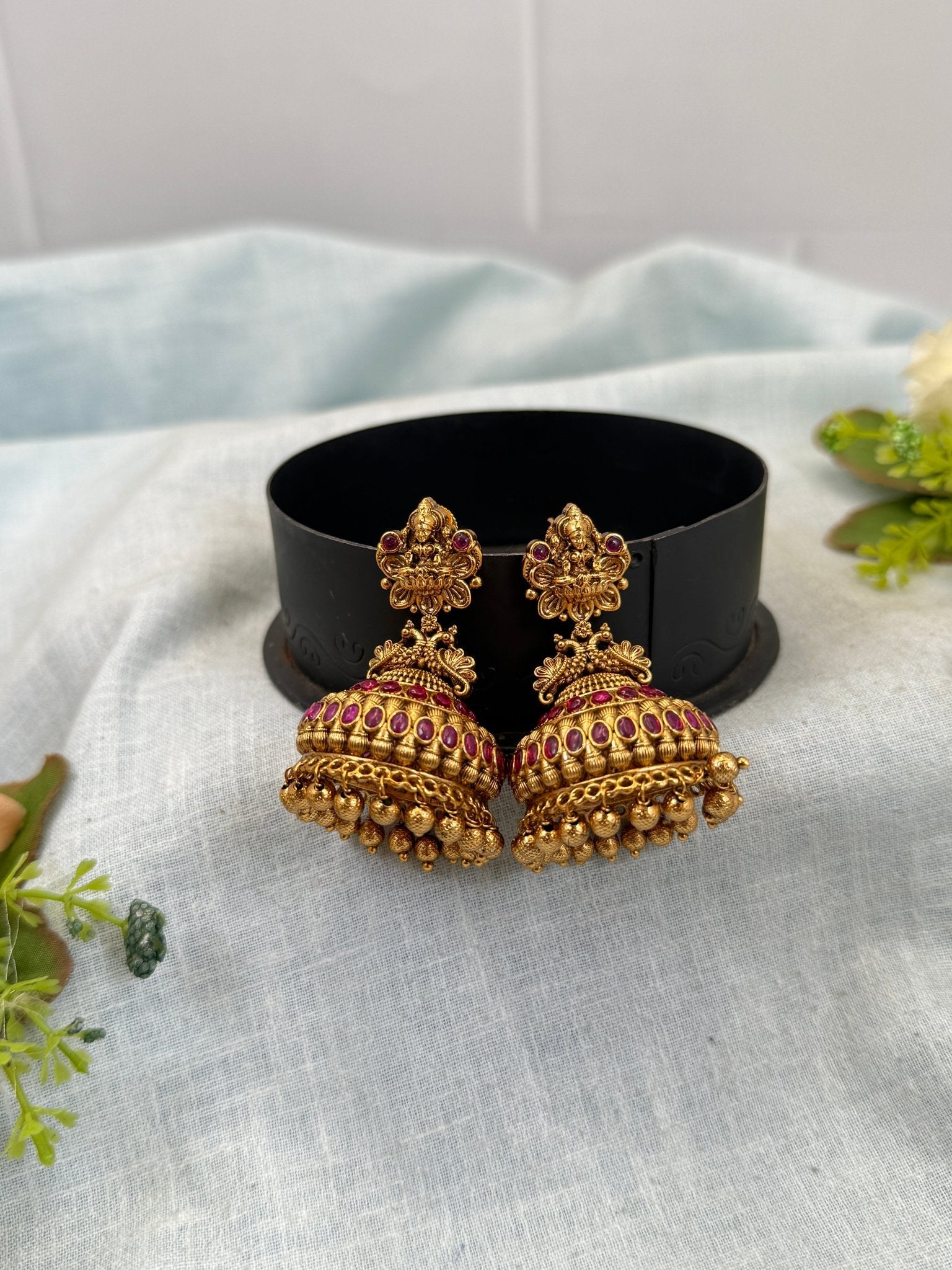 Luxurious Antique Jhumka Earrings 0772 - Mahilas