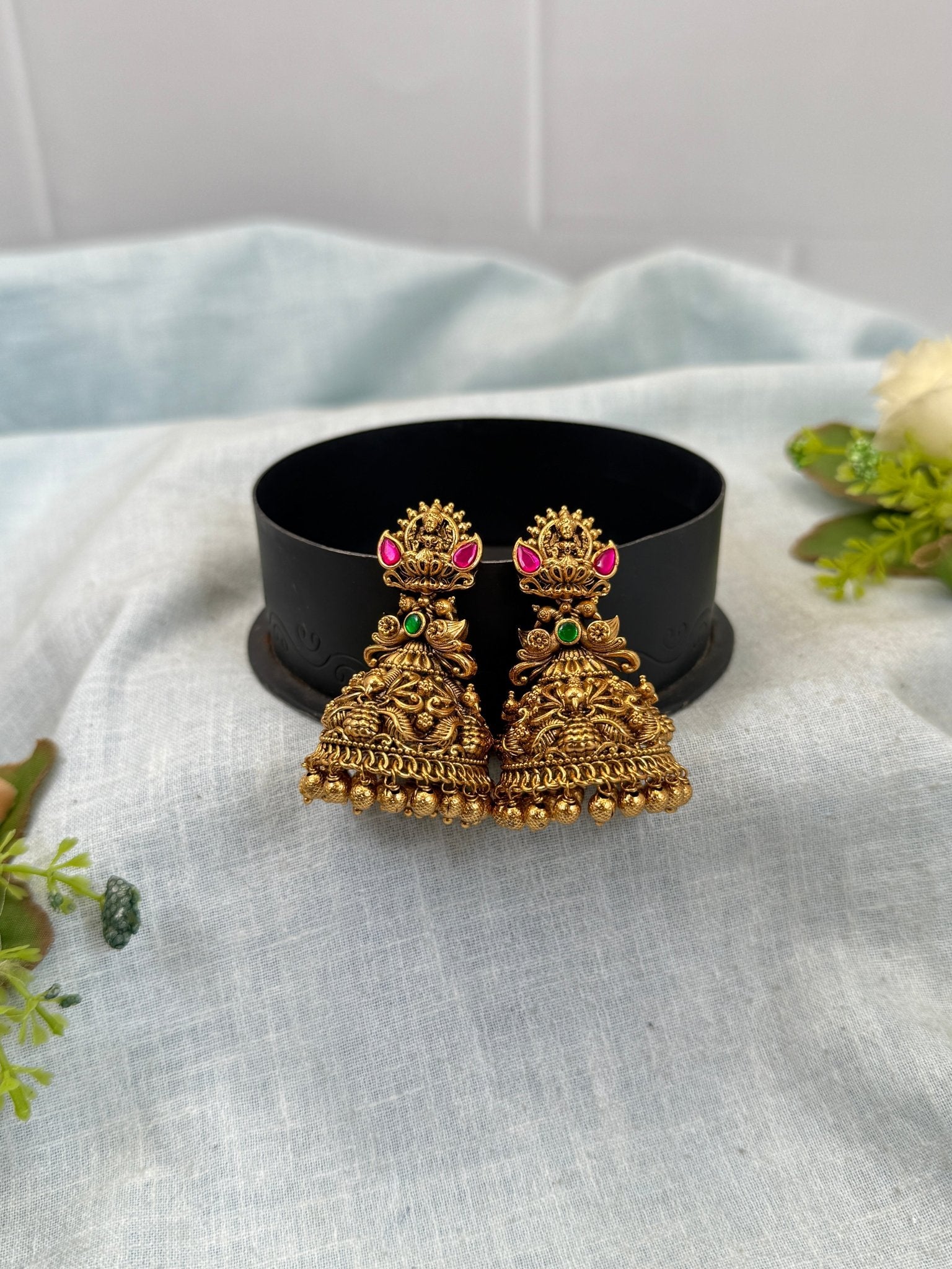 Luxurious Antique Jhumka Earrings 0775 - Mahilas