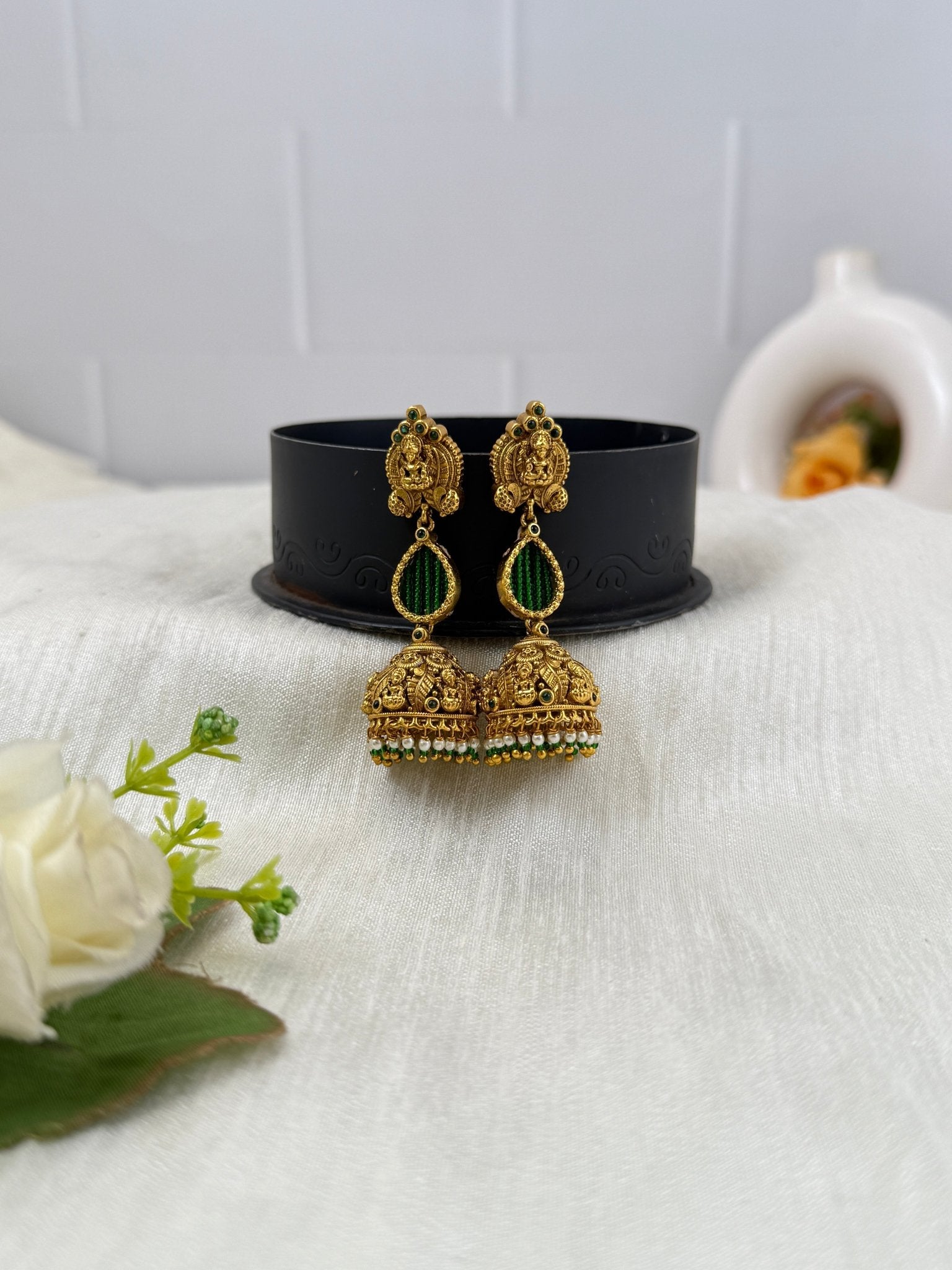Luxurious Antique Jhumka Earrings 0815 - Mahilas