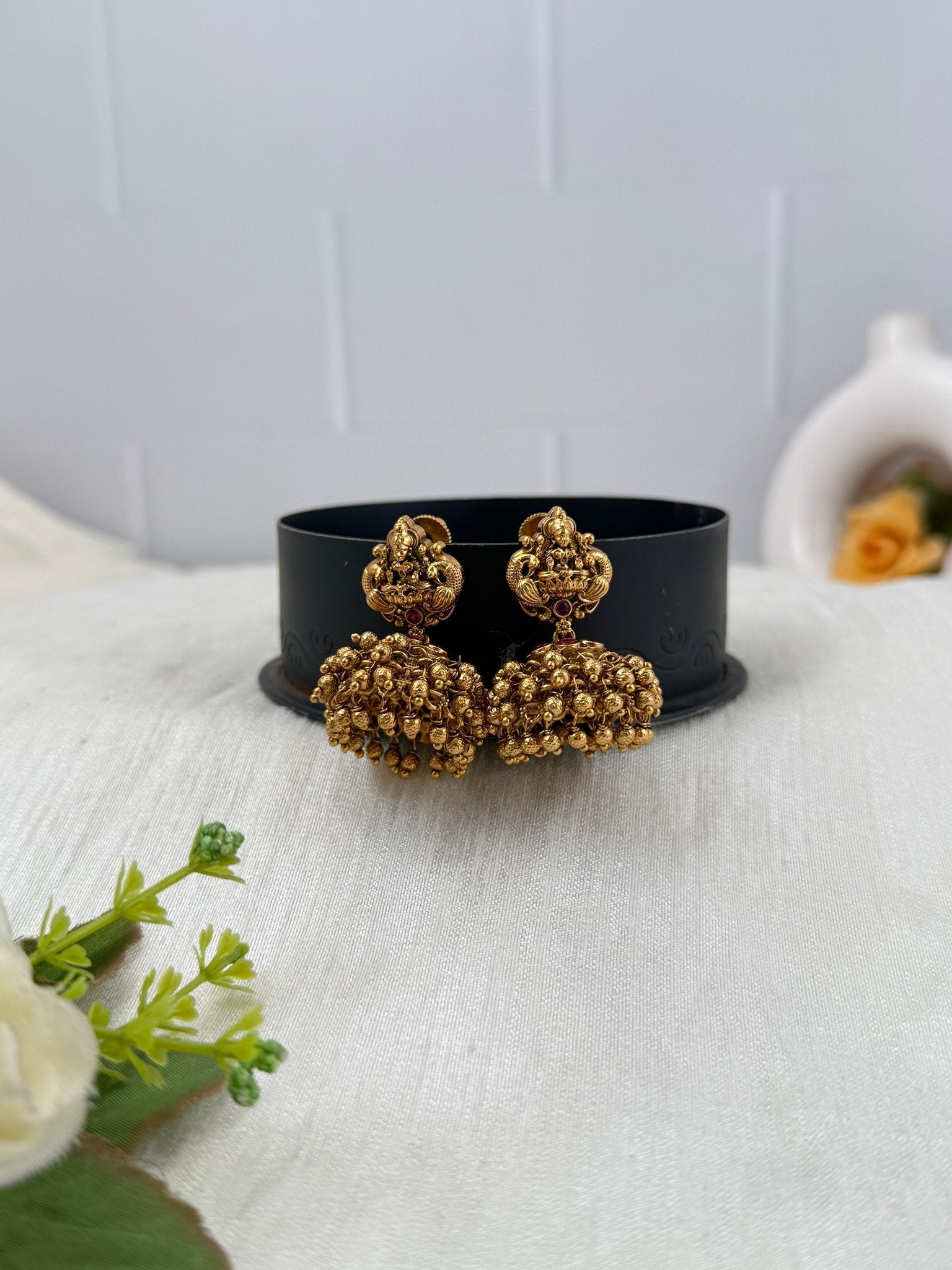 Luxurious Antique Jhumka Earrings 0831 - Mahilas